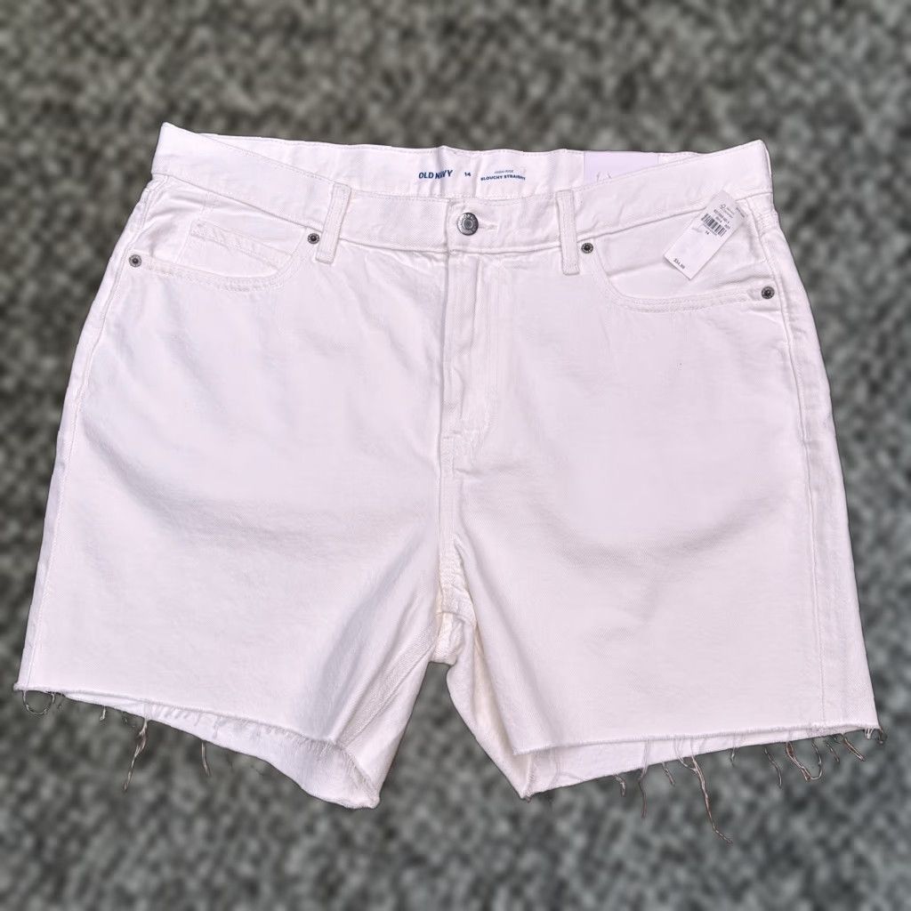 Old Navy Old Navy Womens Slouchy Straight Cut Off Shorts 14 White High Rise New Size 36" / US 14 / IT 50 - 1 Thumbnail