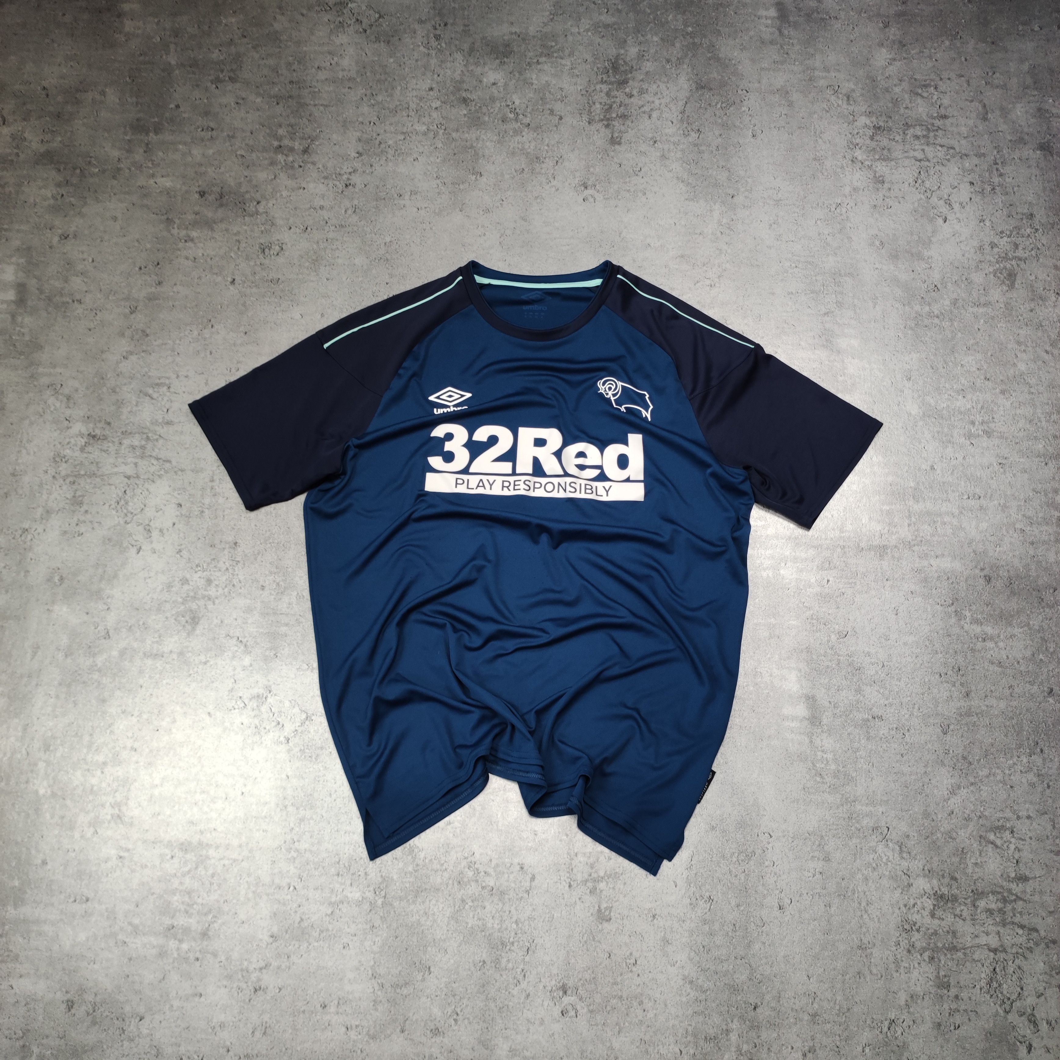 Umbro RARE Derby County FC Away Football Soccer Umbro Jersey Size US XL / EU 56 / 4 - 1 Thumbnail