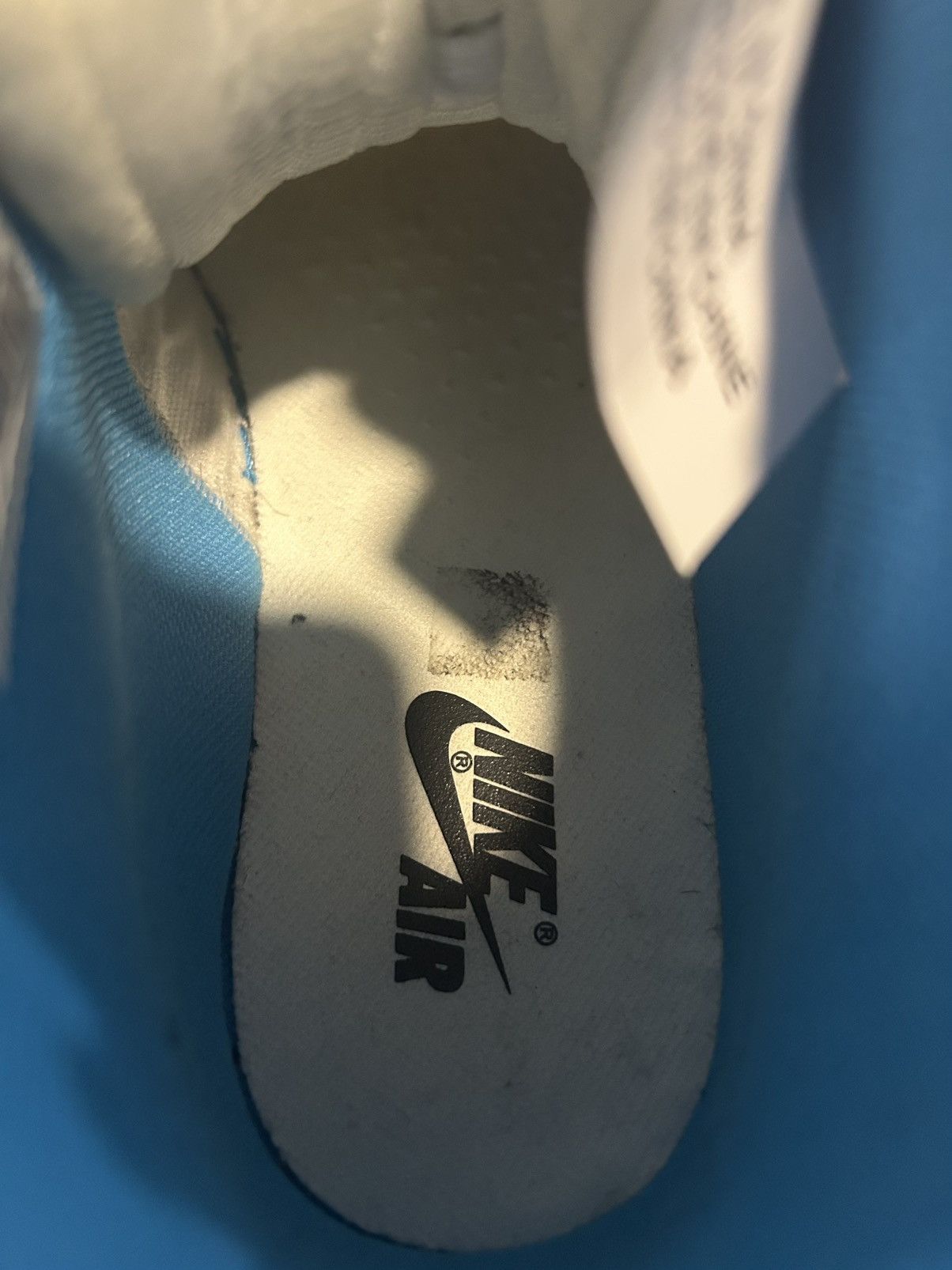 Nike × Off-White Off-White x Air Jordan 1 Retro High ‘OG UNC’ Size US 11 / EU 44 - 13 Thumbnail