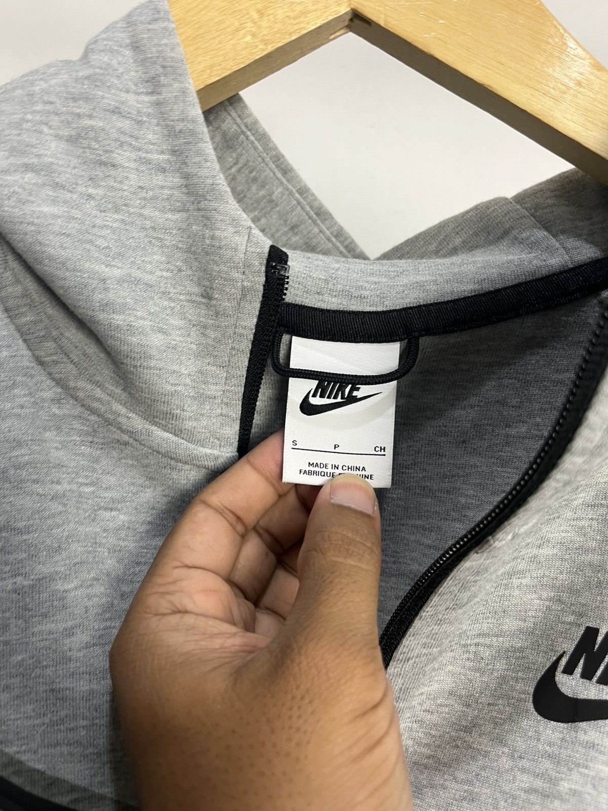 Nike Nike Tech Women Hoodie Size S / US 4 / IT 40 - 3 Thumbnail