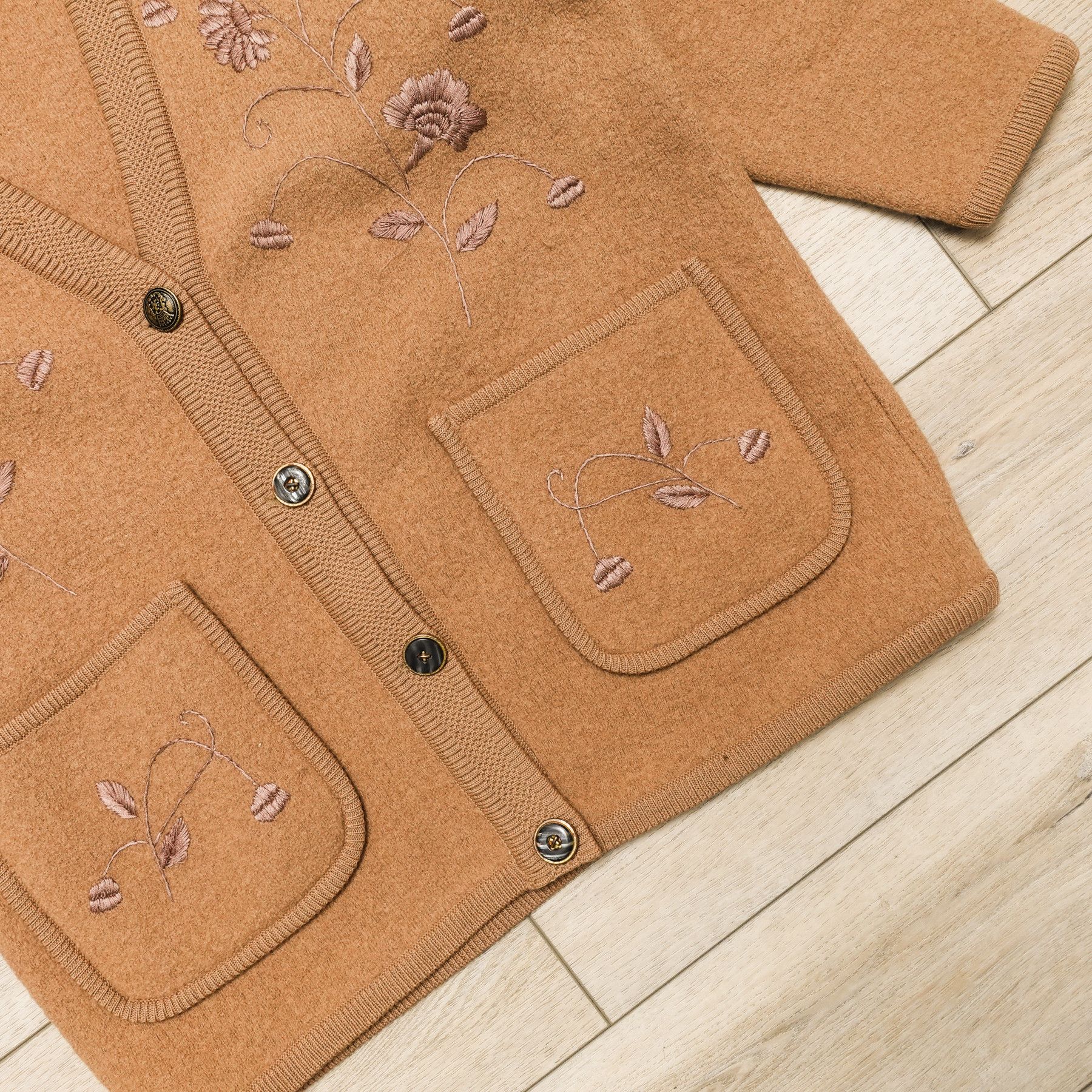 Vintage Rare Vintage Embroidered Floral Wool Cardigan Sweater Japan Size M / US 6-8 / IT 42-44 - 5 Thumbnail