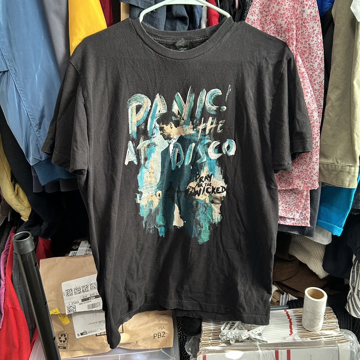 Tultex Panic! At the Disco Graphic Tshirt Size L - "Jacques" Size US L / EU 52-54 / 3 - 2 Thumbnail