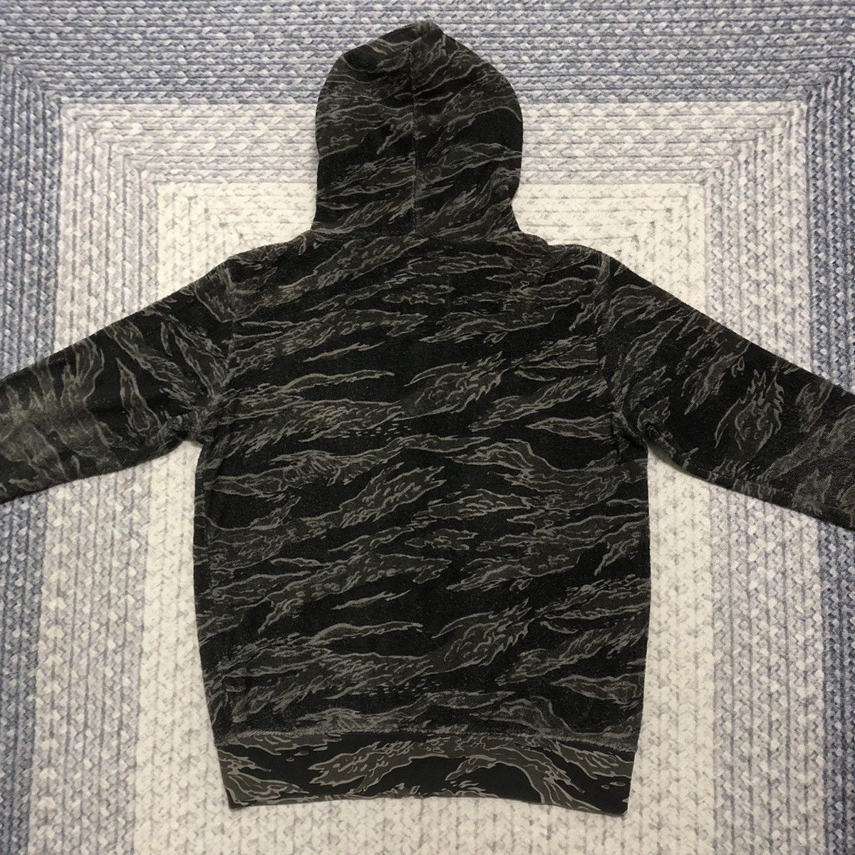 Alpha Industries Rare Distressed Alpha Industries Tiger Stripe Sweater Hoodie Size US M / EU 48-50 / 2 - 10 Thumbnail