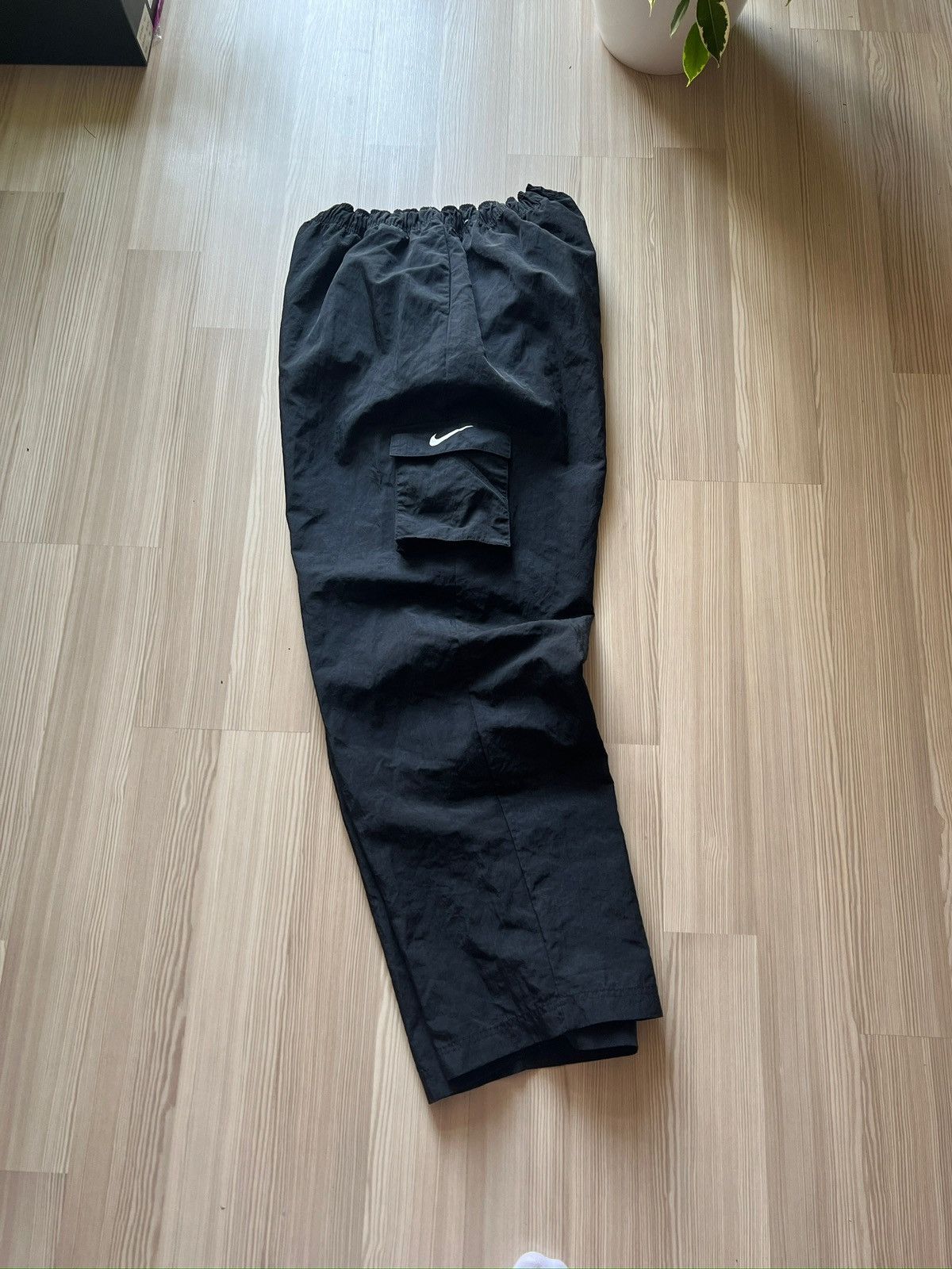Nike Nike 90s Cargo Black Nylon Sweatpants Size US 34 / EU 50 - 2 Thumbnail