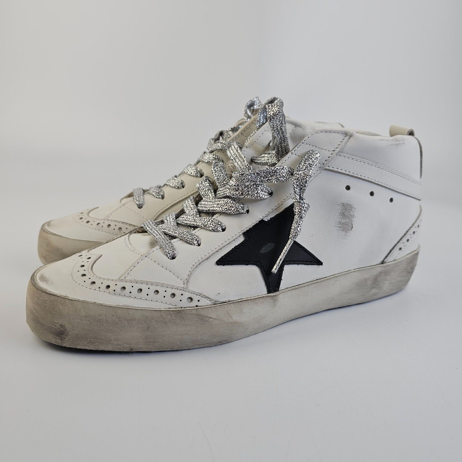 Men  MidstarWomen’s Black and White Sneakers display picture 1