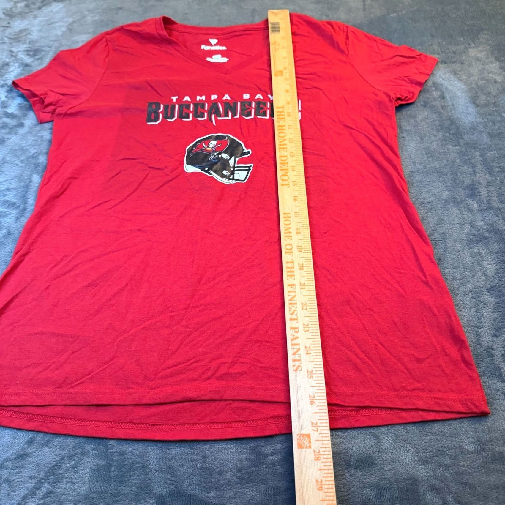 Vintage Fanatics Tampa Bay Buccaneers Red V-Neck T Shirt Womens L NFL Size L / US 10 / IT 46 - 7 Thumbnail