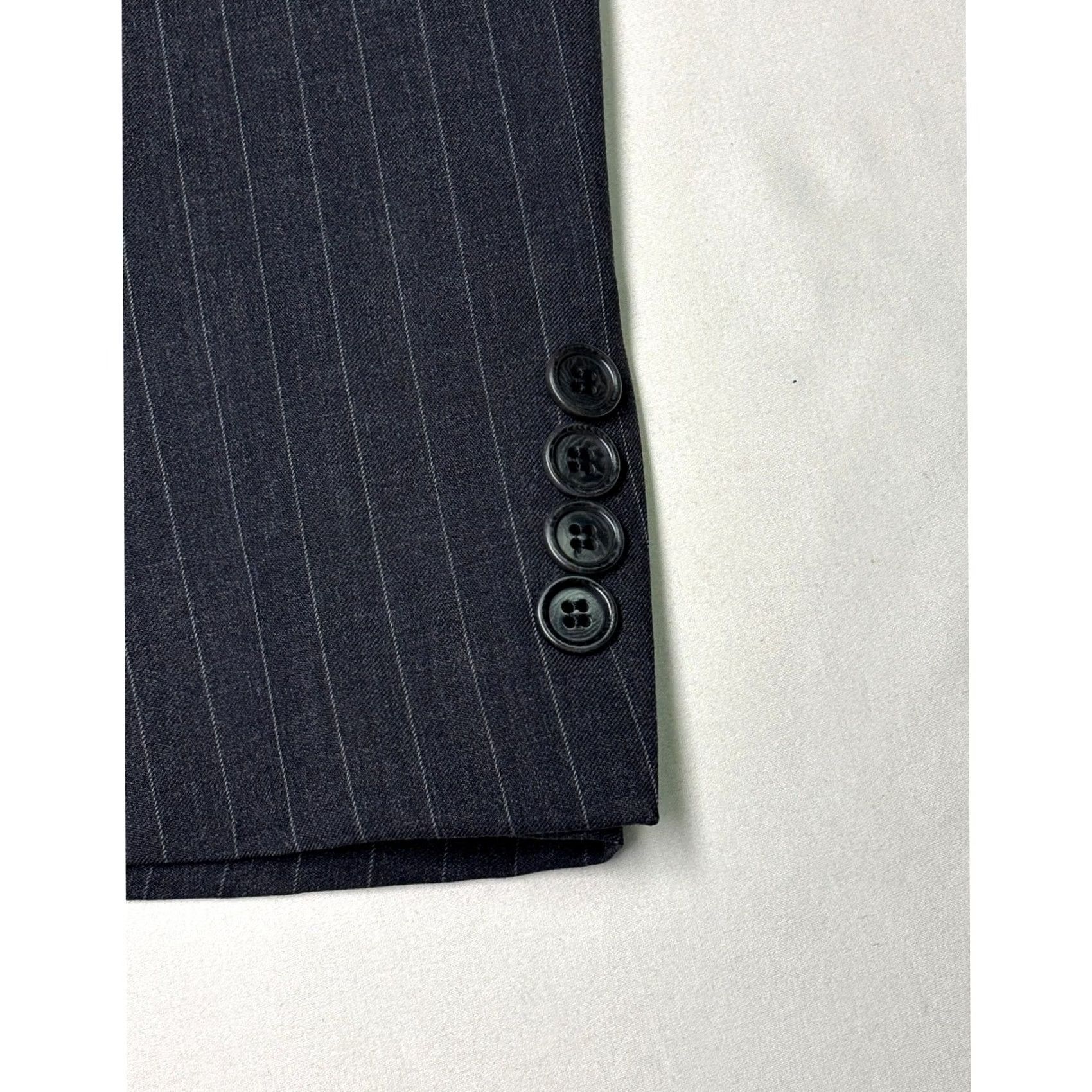 Brooks Brothers Brooks Brothers 1818 Madison Blazer Mens 46R Dark Gray Pinstripe Wool USA Size 46R - 3 Thumbnail