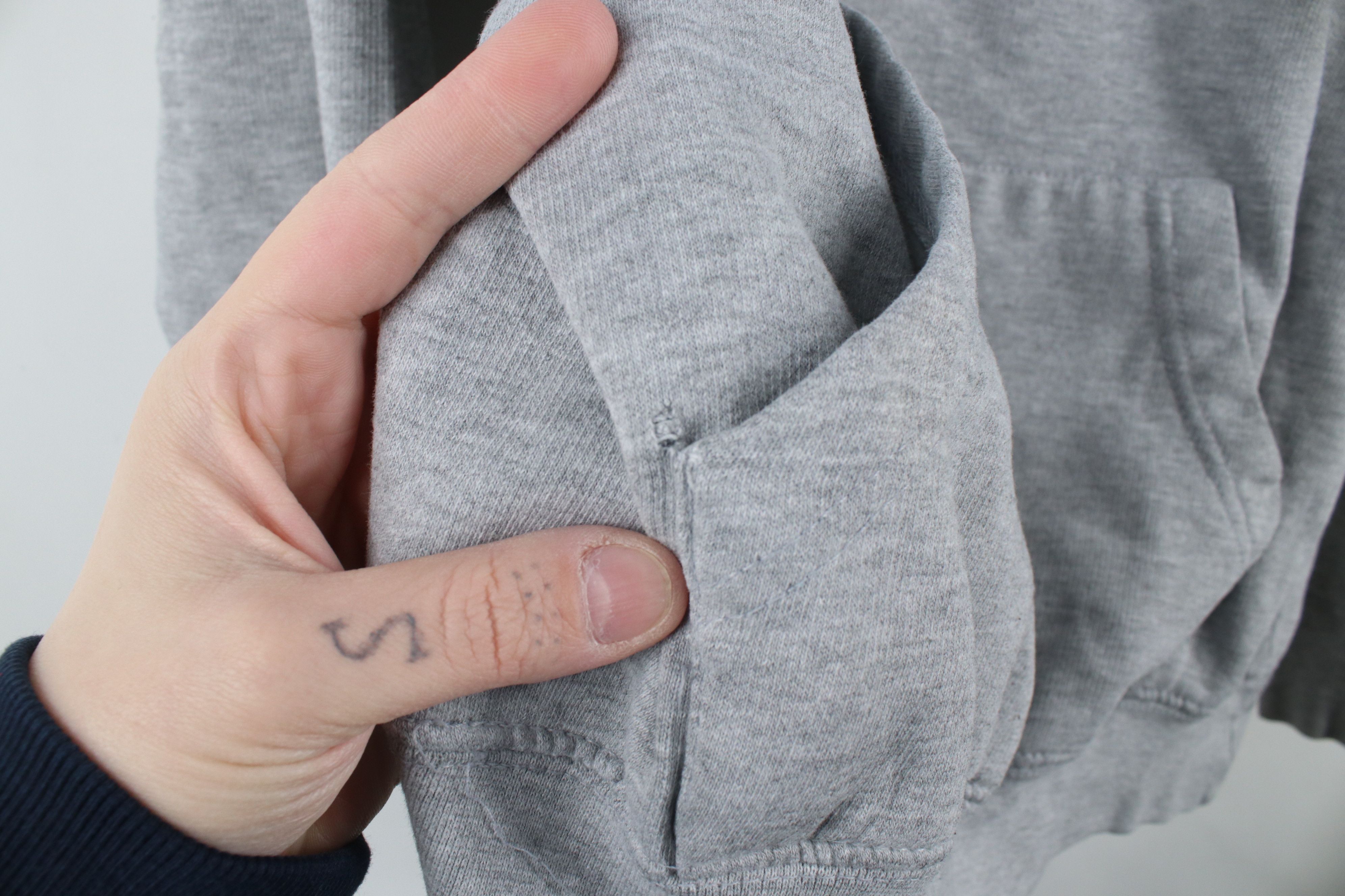 Vintage Vintage 90s Spell Out Duke University Hoodie Sweatshirt Size US S / EU 44-46 / 1 - 8 Thumbnail