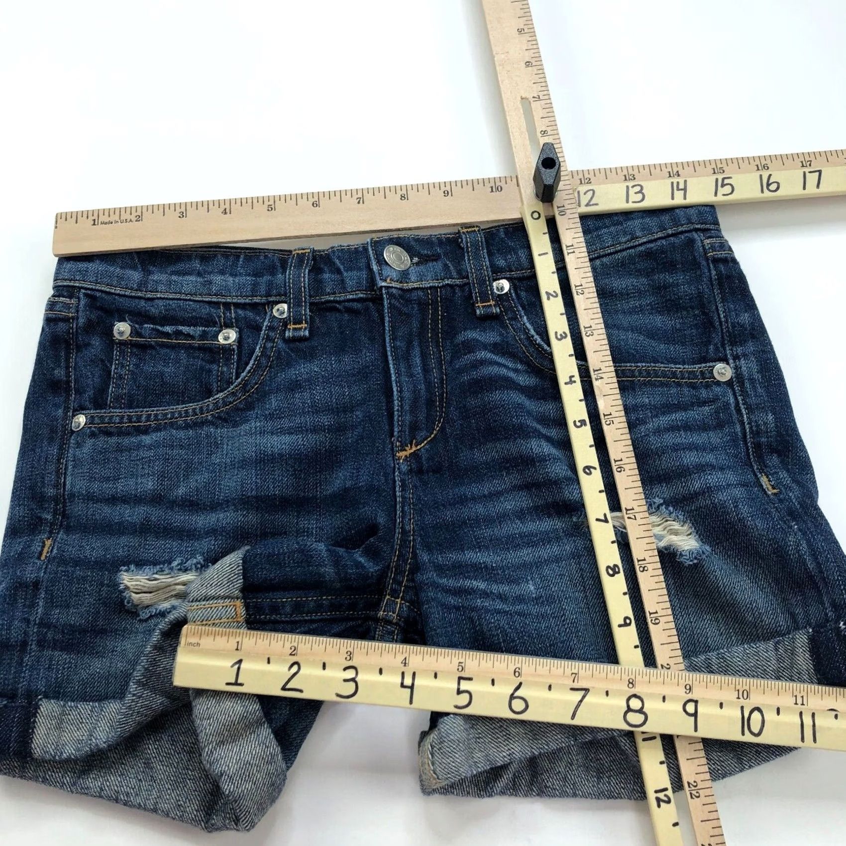 Rag & Bone Rag & Bone 24 (Fit In) 100% Cotton Denim Mid Rise 3.5" Shorts Women Shorts 3.5 Inseam Denim Shorts Blue Regular Rise 24 Womens Size 42" / US 20 - 6 Thumbnail