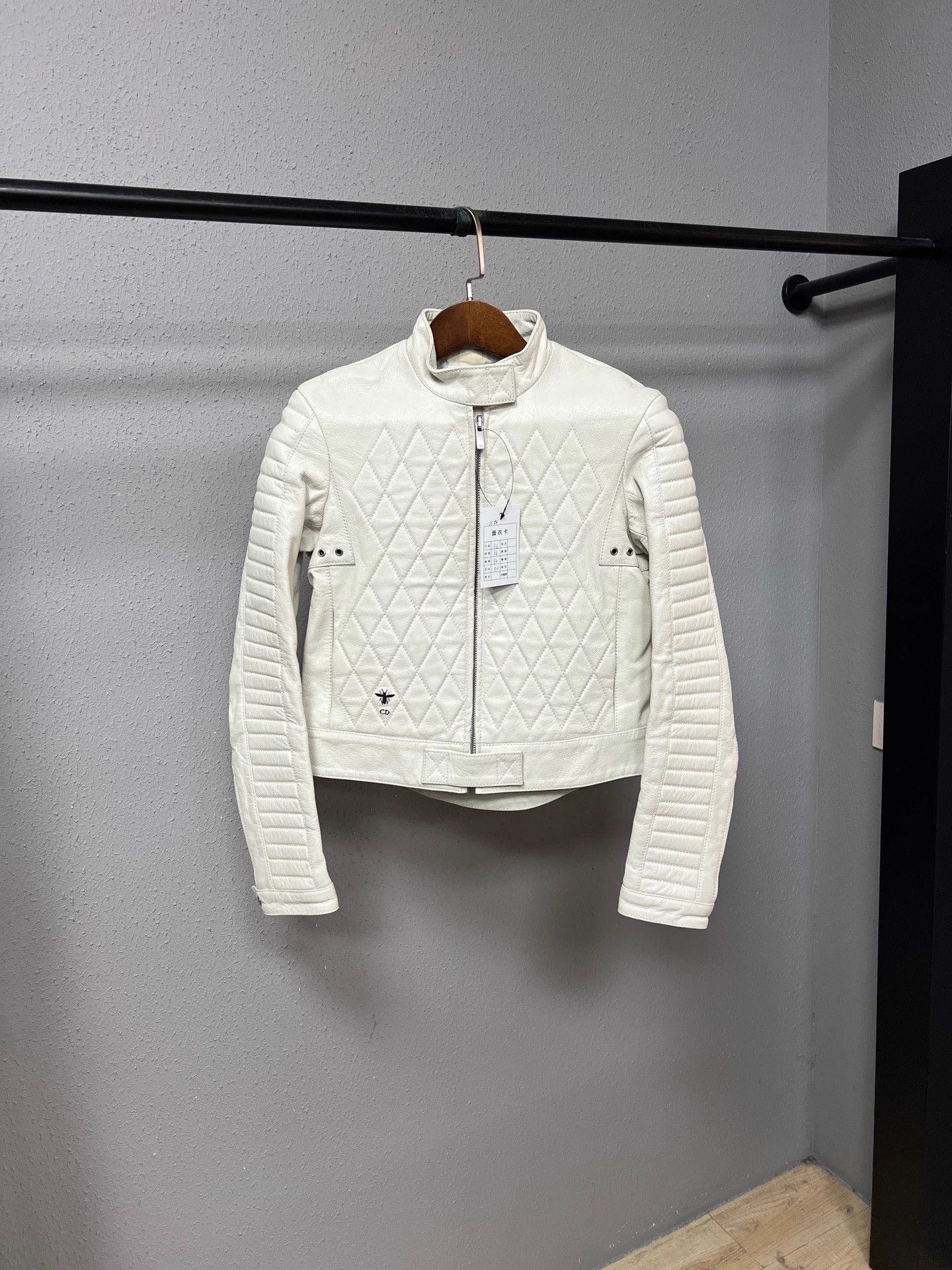 Dior Dior white quilted leather jacket with bee print Size XS / US 0-2 / IT 36-38 - 1 Thumbnail