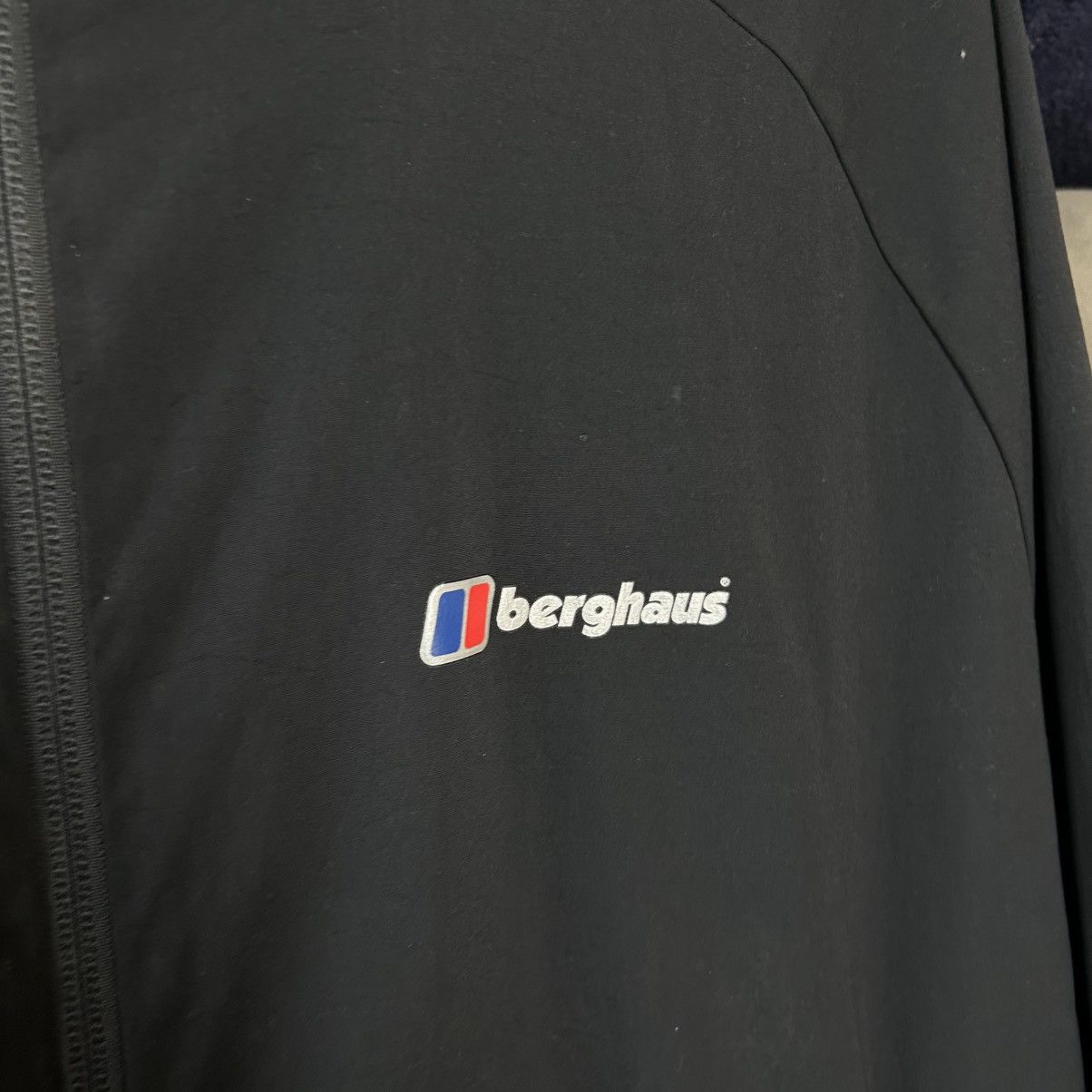 Berghaus Mens Berghaus Small Logo Gorpcore Atom Outdoor jacket Size US XL / EU 56 / 4 - 3 Thumbnail