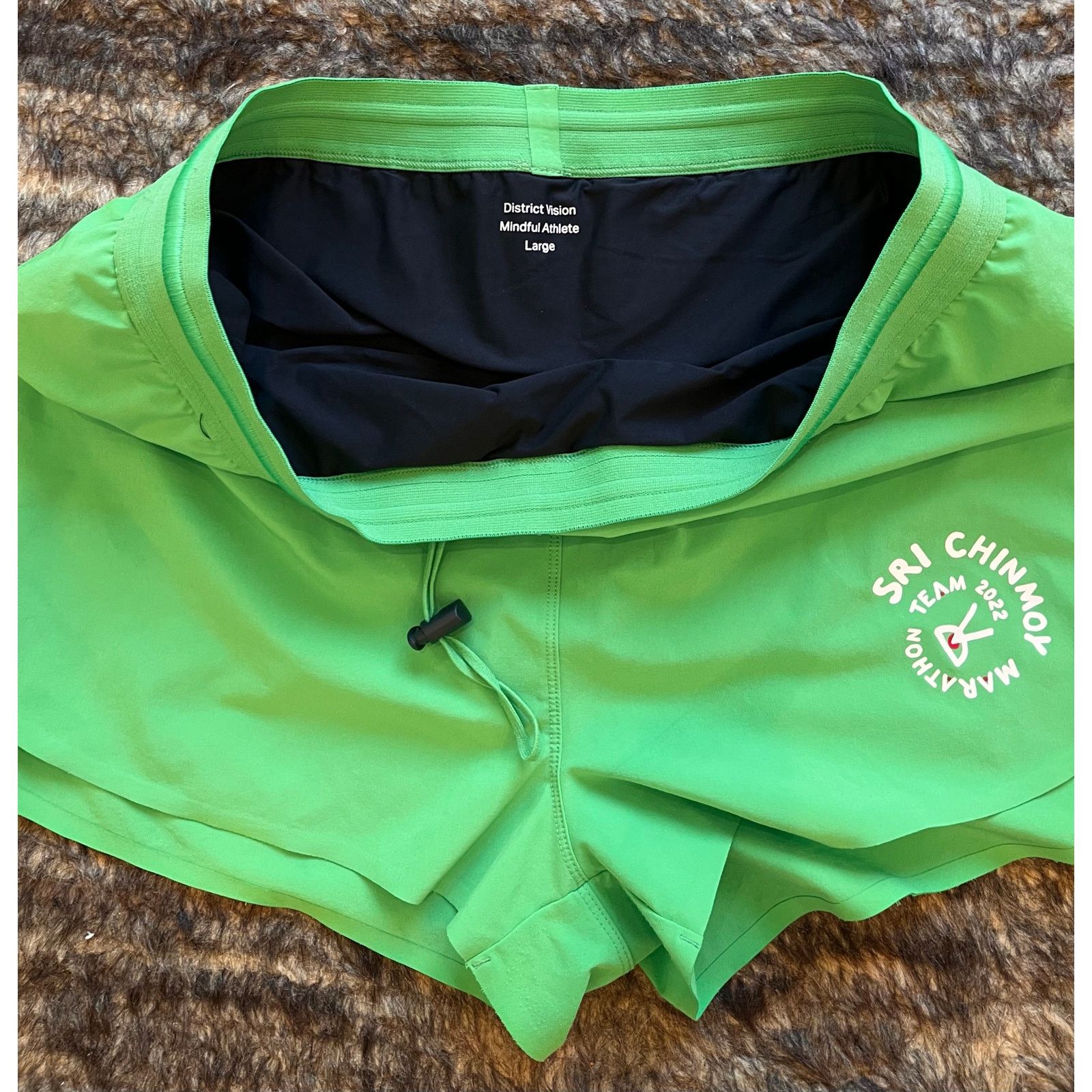 District Vision District Vision Green Running Shorts large 3” split seam Size US 34 / EU 50 - 4 Thumbnail