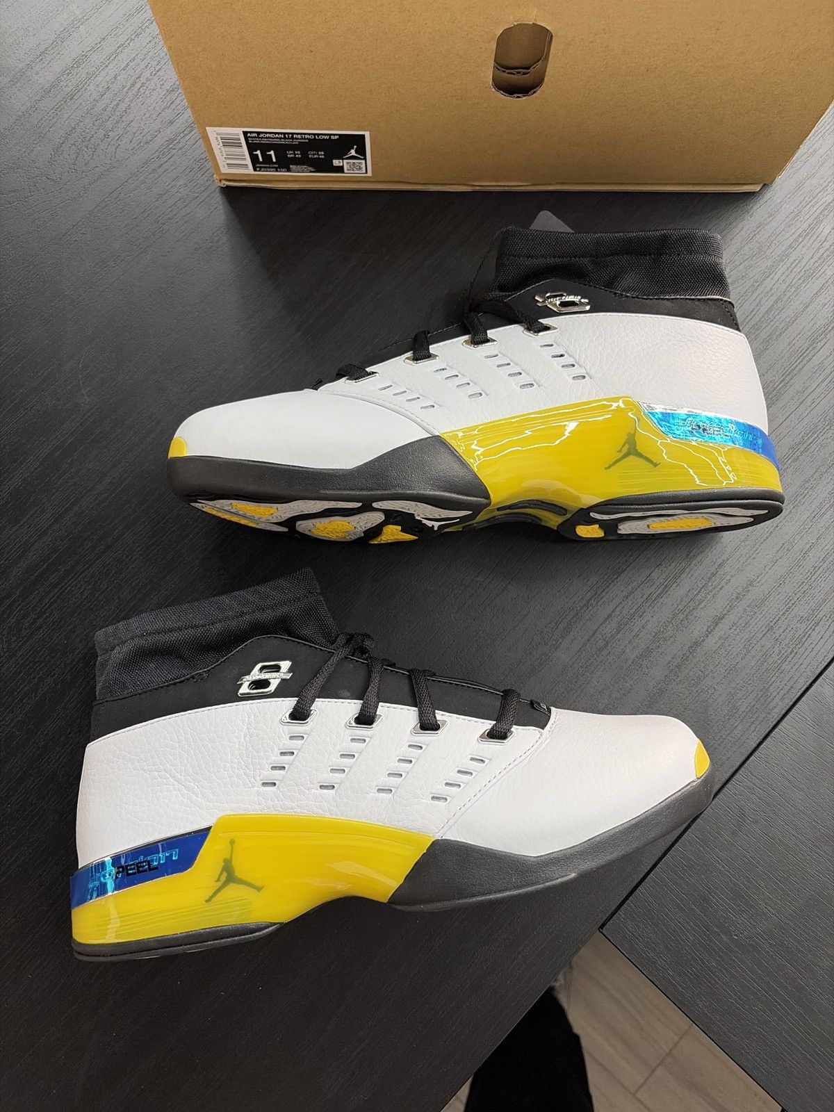 Jordan Brand Jordan 17 “Lightning” With Briefcase Size US 11 / EU 44 - 2 Thumbnail