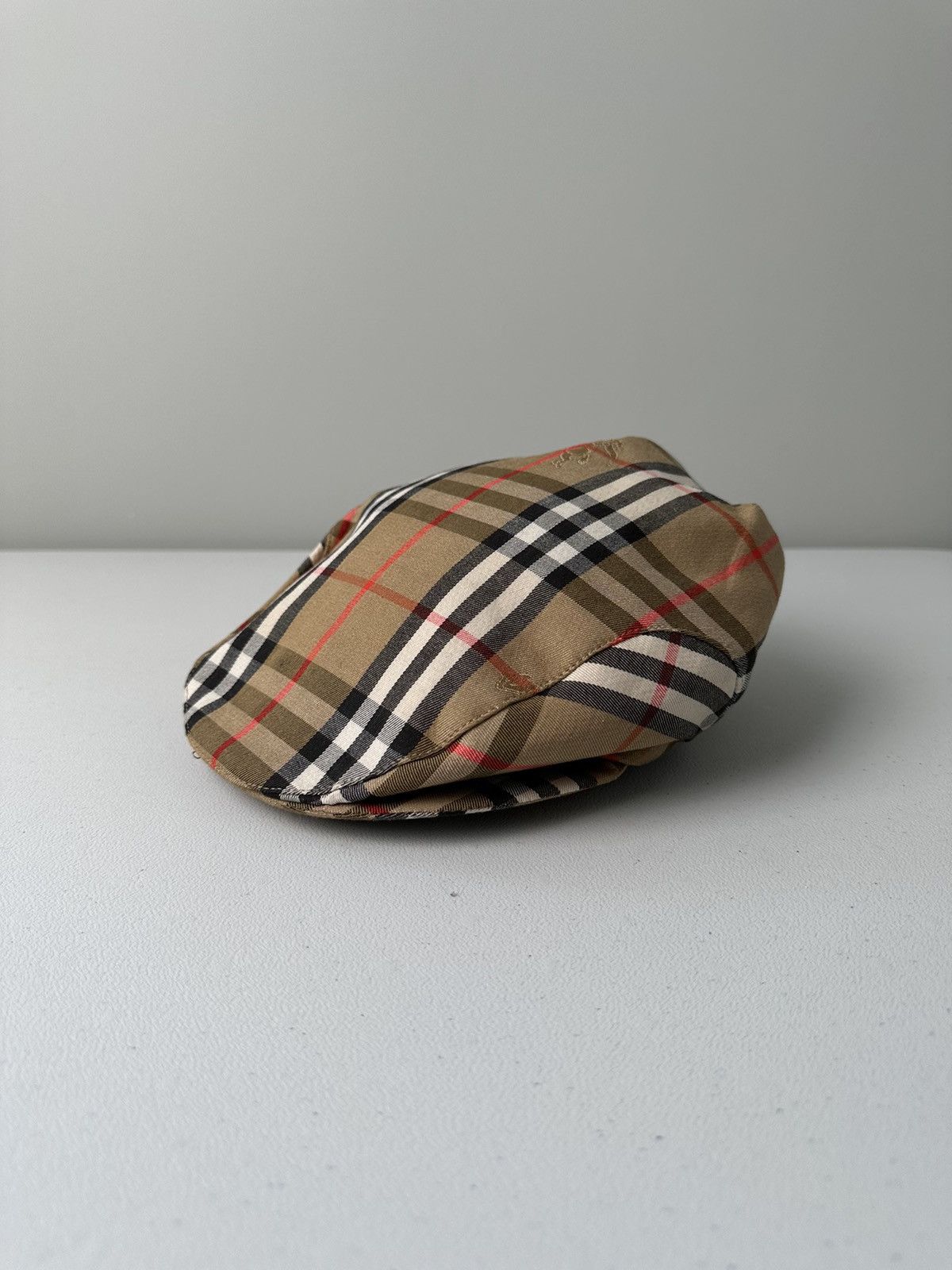 Burberry flat hat online