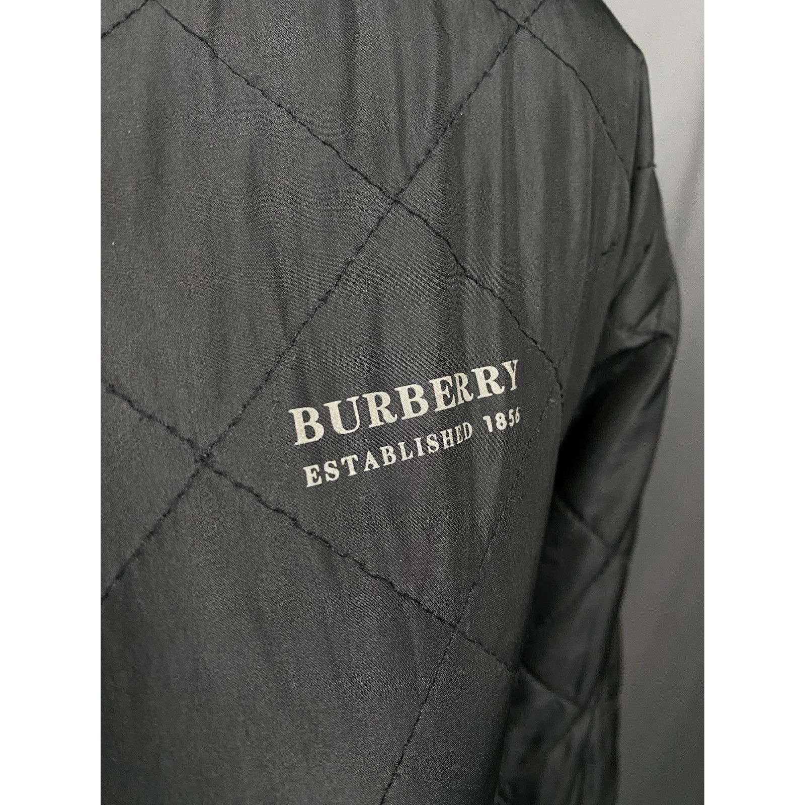 Burberry Burberry Women's Beige Black Quilted Reversible Jacket Size Size M / US 6-8 / IT 42-44 - 9 Thumbnail