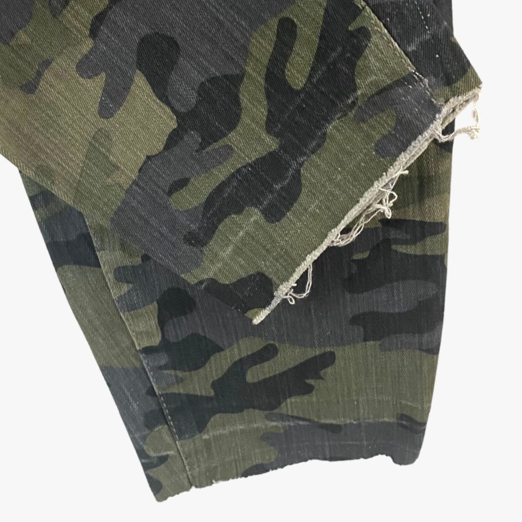 Vintage Black Daisy Billie Skinny Camouflage Jeans Womens 30 Army Green Mid-Rise Raw Hem Size 30" / US 8 / IT 44 - 7 Thumbnail