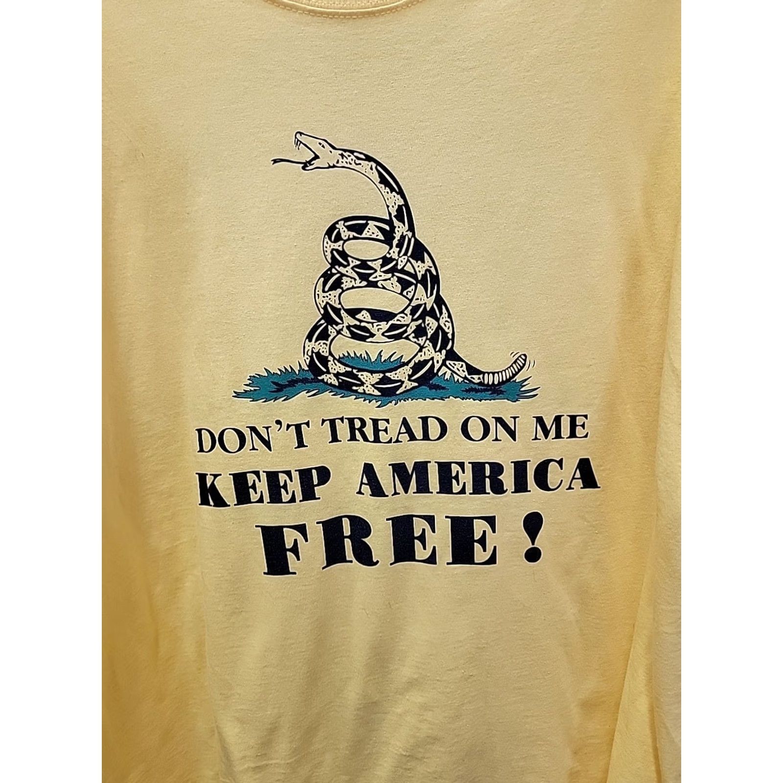 Fruit Of The Loom VINTAGE Men Shirt XL Yellow Don’t Tread On Me Rattlesnake Graphic Tee Fruit of the Loom Mens Crew Neck Short Sleeve Cotton Size US XL / EU 56 / 4 - 2 Thumbnail