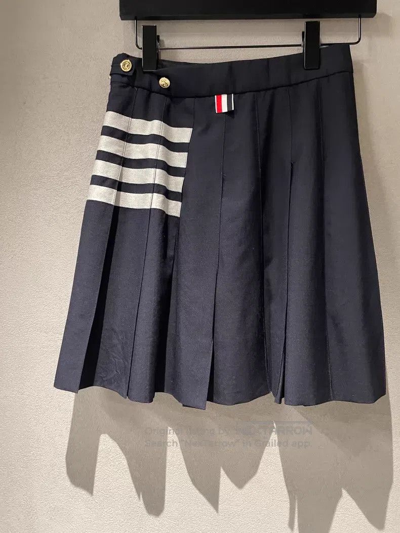 Thom Browne Thom Browne Navy Classic Pleated Skirt with Lining Made of Size 24" / US 00 / IT 34 - 2 Thumbnail