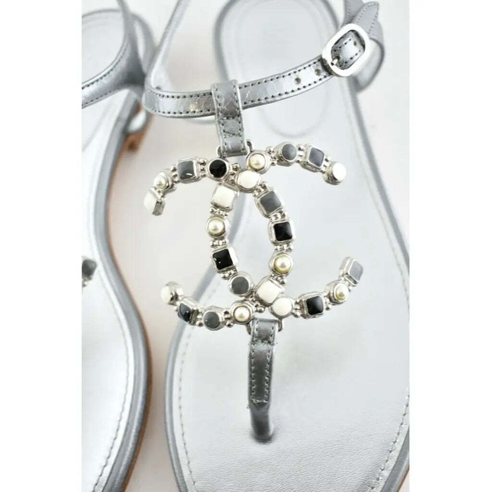 Chanel Chanel 19P Silver Metallized Lambskin CC Logo Mule Slide Size US 6 / IT 36 - 6 Thumbnail