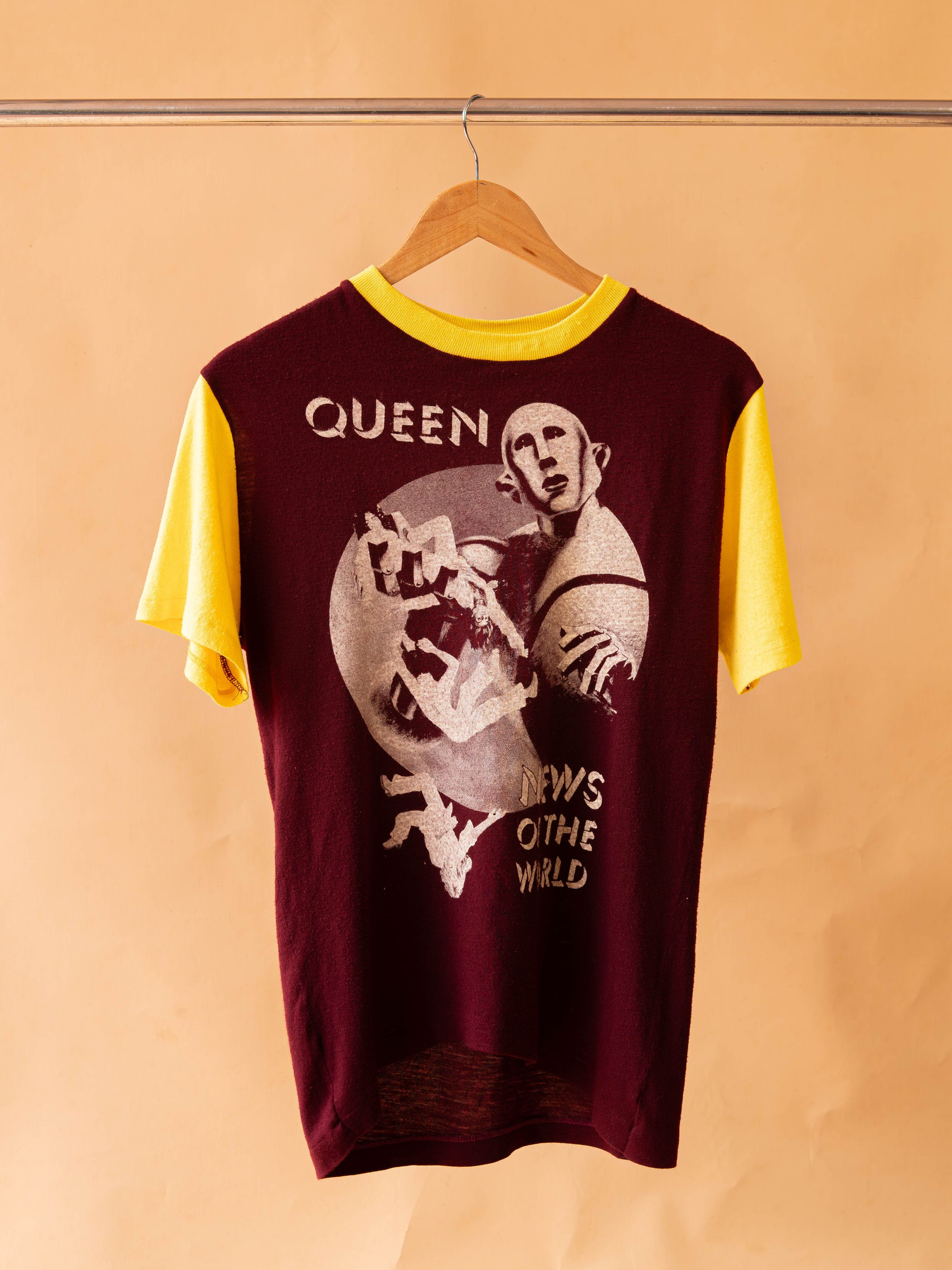 Vintage 1977 Queen "News of the World" Tour Tee Size US S / EU 44-46 / 1 - 2 Thumbnail