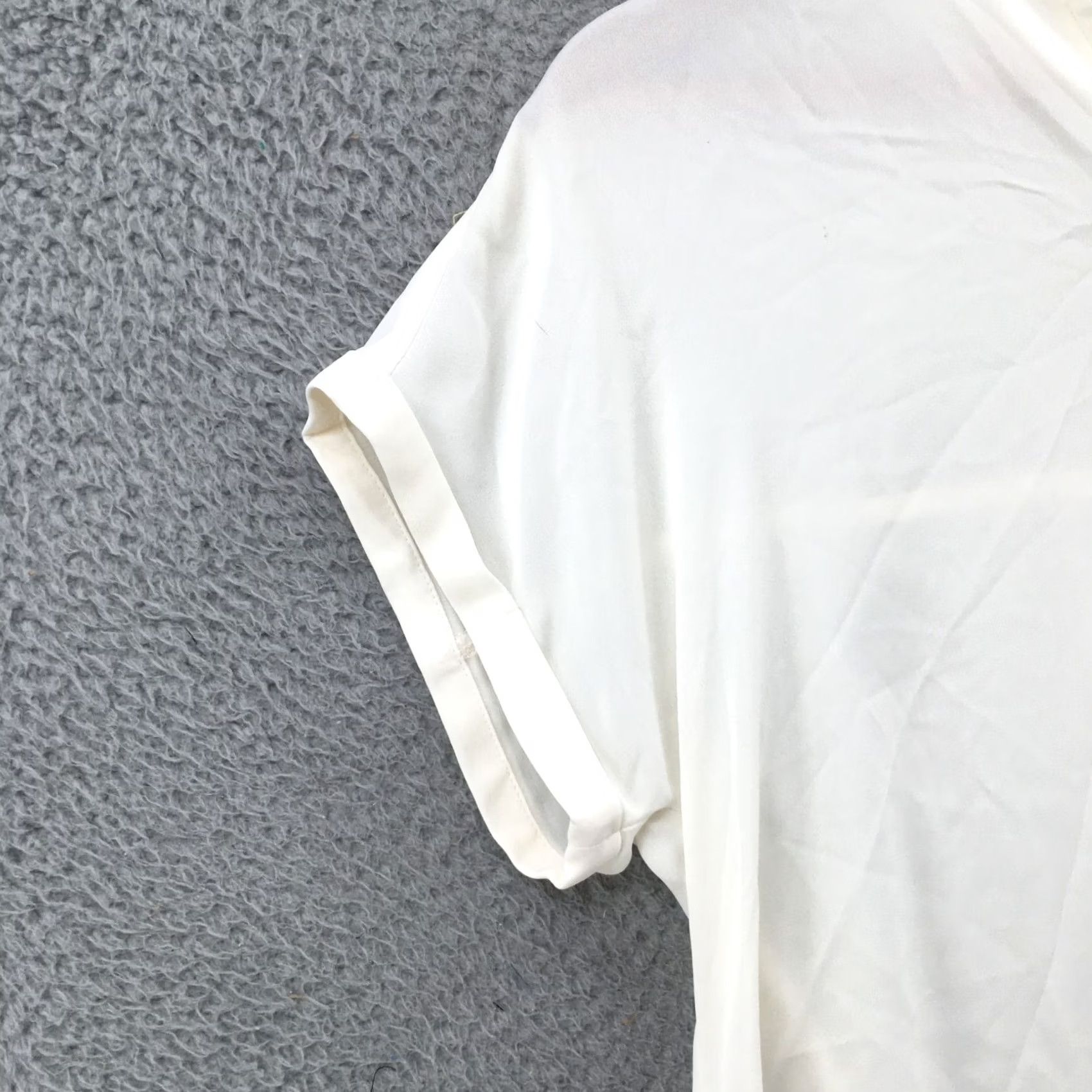 Vintage Maurices Blouse Womens XS Short Sleeve V-Neck Front Quarter Zipper Cream NEW Size XS / US 0-2 / IT 36-38 - 4 Thumbnail