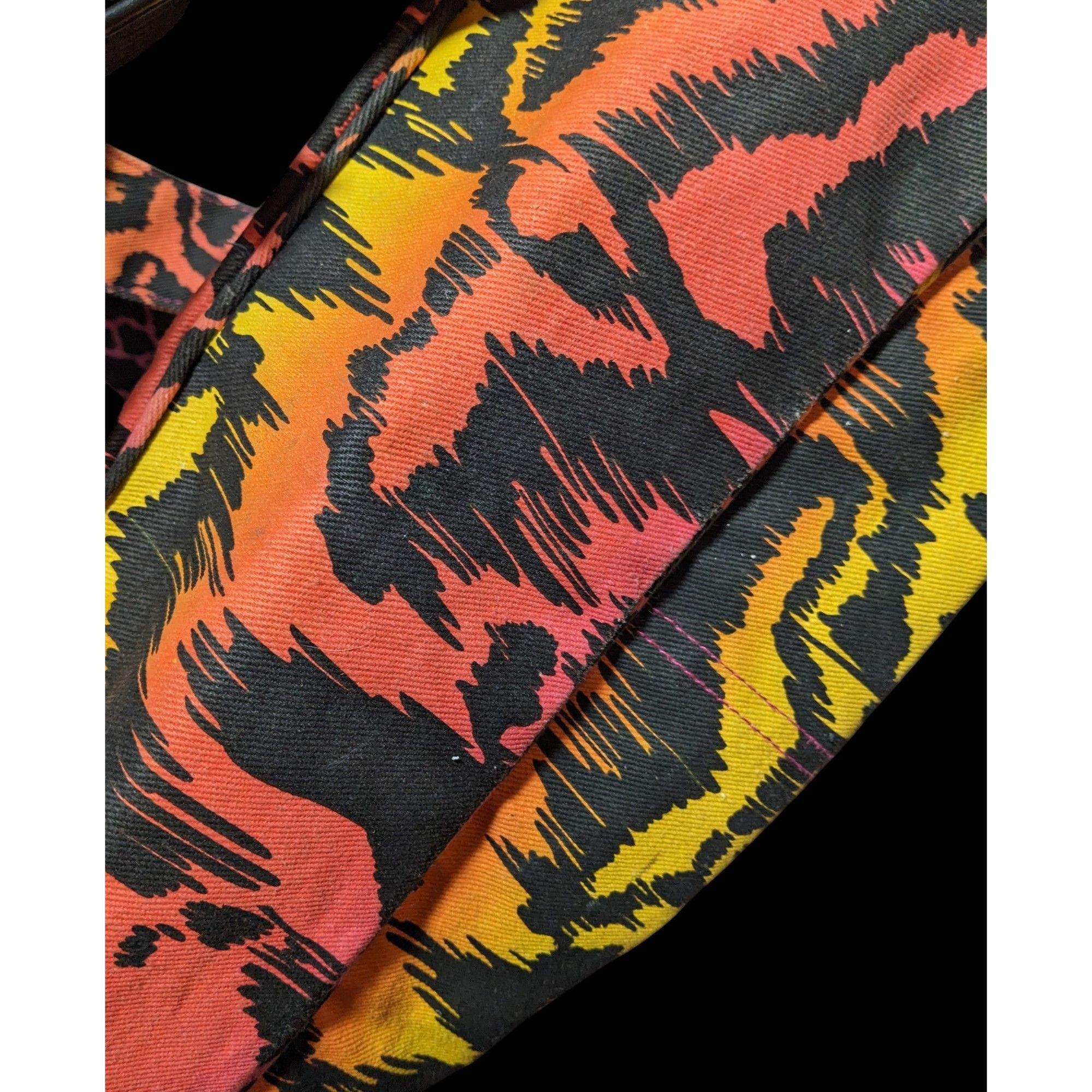 Other 90s Style Rainbow Tiger Print Canvas Shoulder Bag Size ONE SIZE - 4 Thumbnail