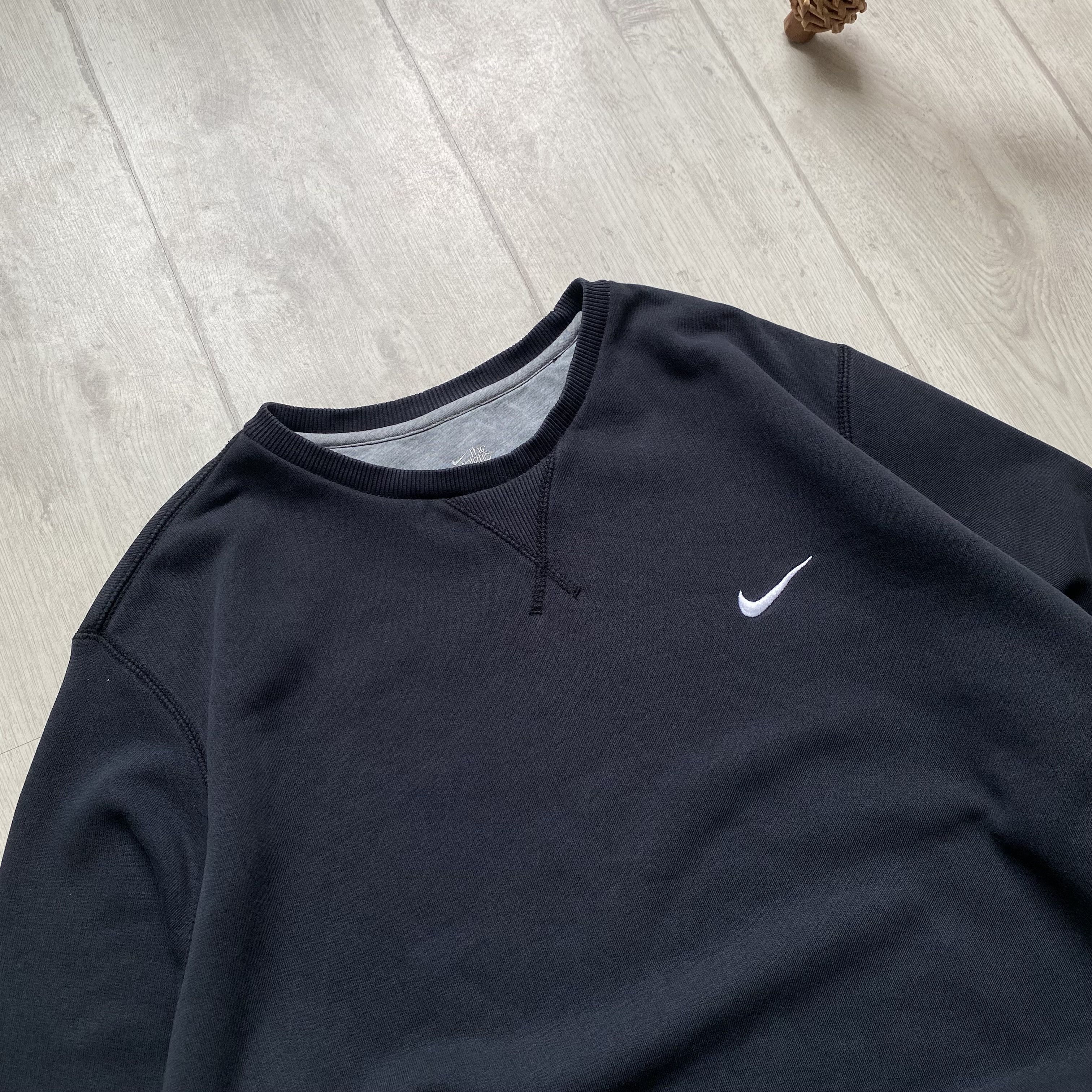 Nike 🩶Vintage 00s Faded Nike Boxy Sweatshirt mini swoosh Y2K Size US XXL / EU 58 / 5 - 2 Thumbnail