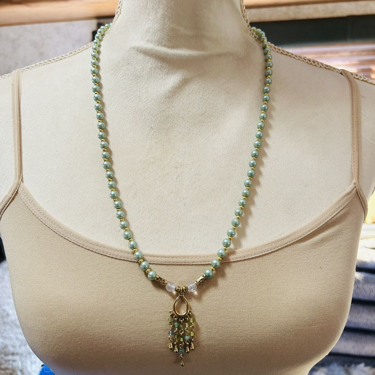Handmade Handcrafted repurpose elegant mint green pearl necklace Size ONE SIZE - 2 Thumbnail