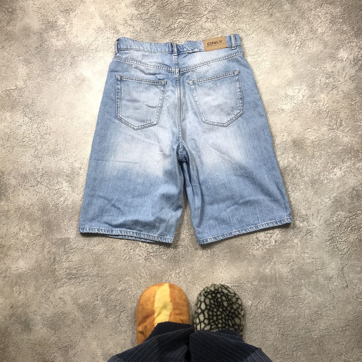 Vintage Vintage Y2K Distressed Denim Shorts Baggy Streetwear Logo 29 Size US 29 - 5 Thumbnail