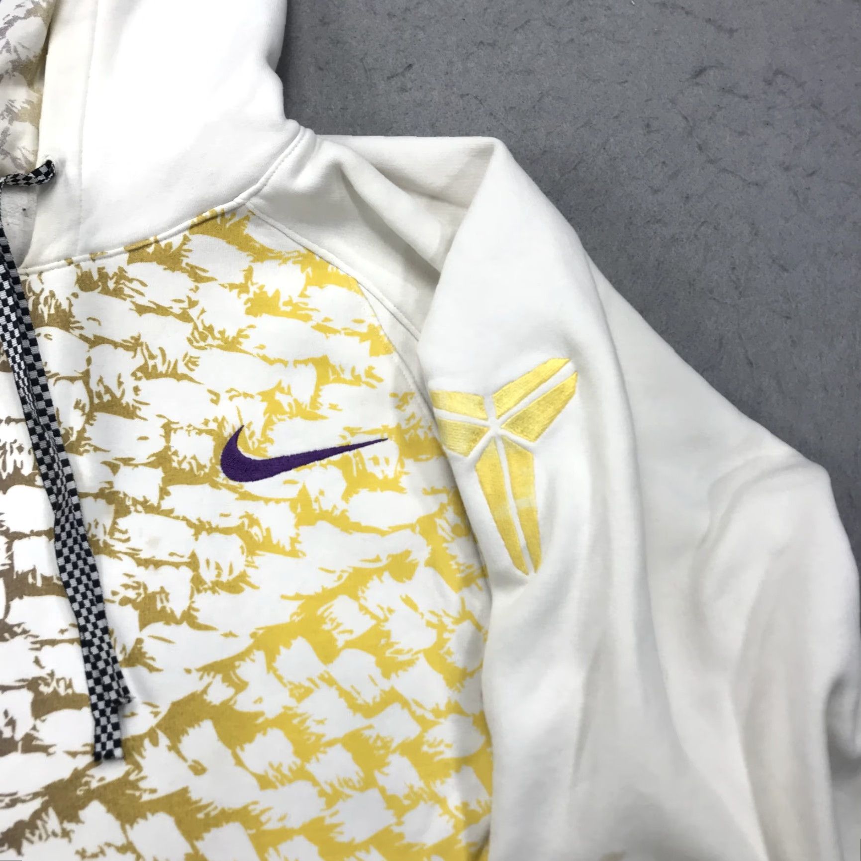 Nike VINTAGE Nike Hoodie Mens Medium Oversized Kobe Bryant AOP Sweatshirt Y2K RARE Size US M / EU 48-50 / 2 - 4 Thumbnail