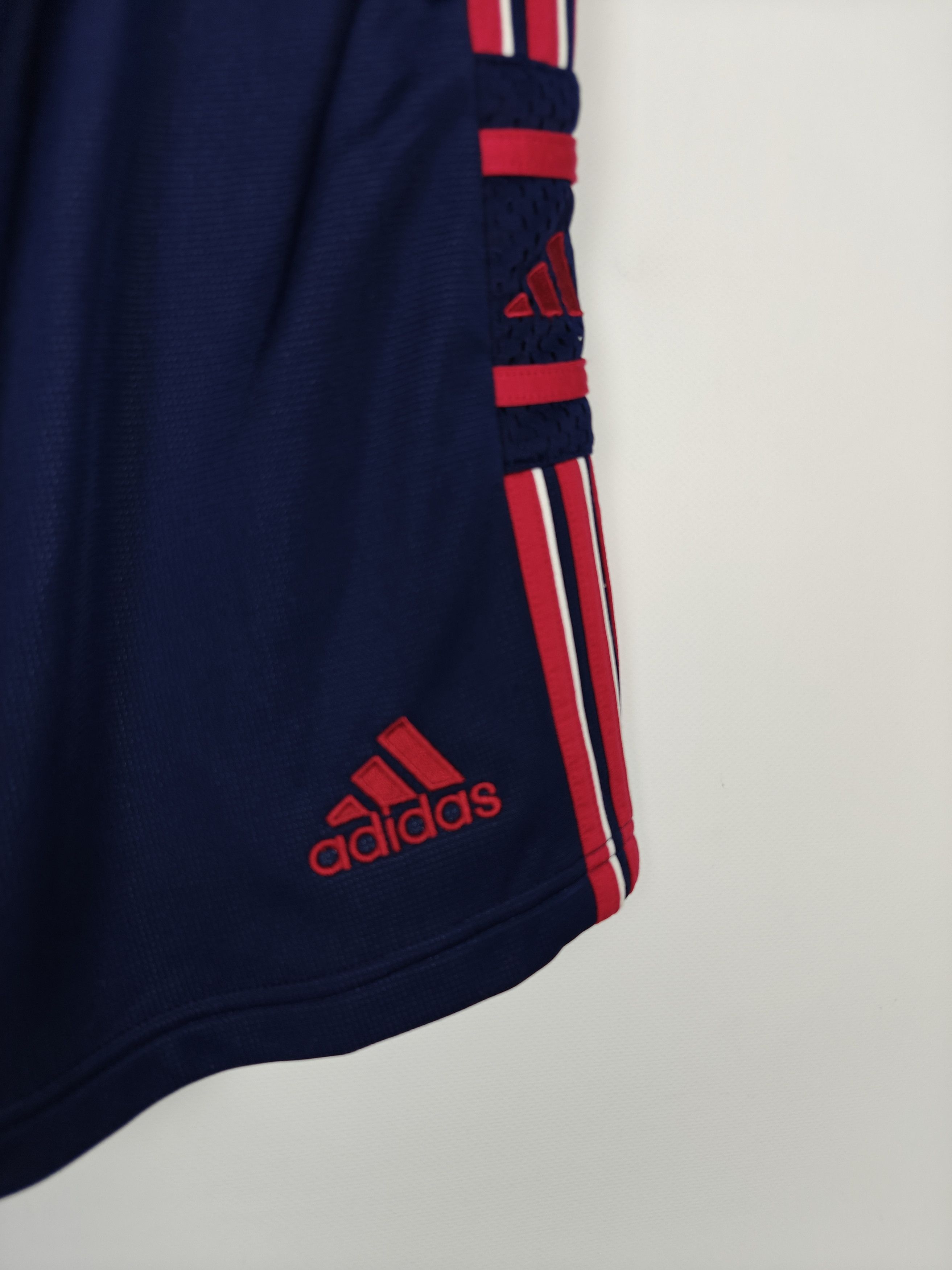 Adidas Adidas Vintage Shorts Logo size M Blue Size US 30 / EU 46 - 4 Thumbnail