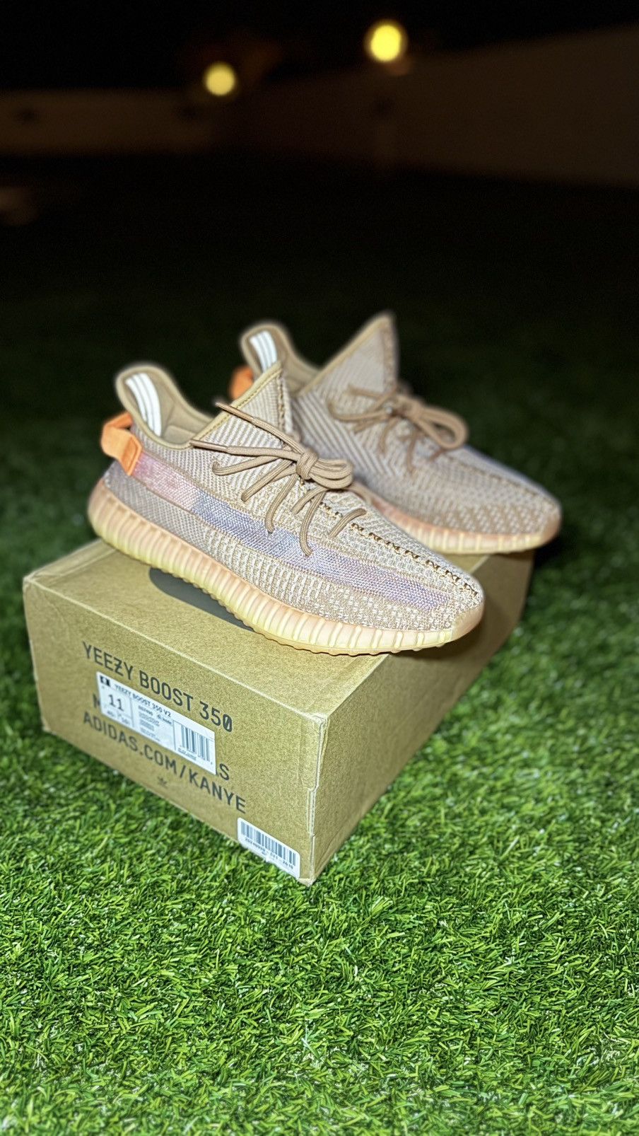Adidas Yeezy 350 V2 Clay Size US 11 / EU 44 - 4 Thumbnail