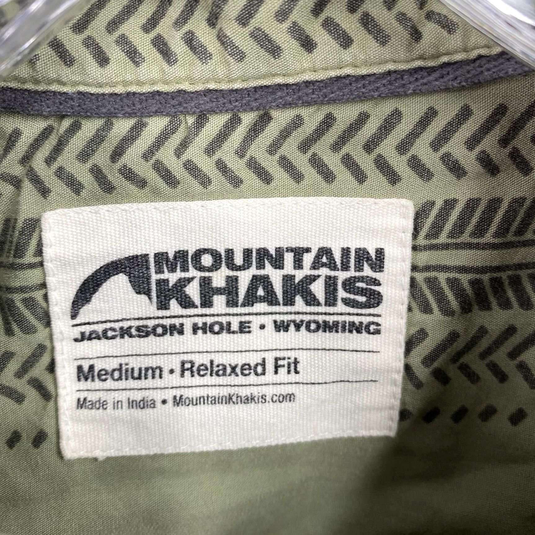 Mountain Khakis VINTAGE Mountain Khakis Camp Shirt Mens M Green Geometric Aztec Southwestern Button Up Size US M / EU 48-50 / 2 - 3 Thumbnail
