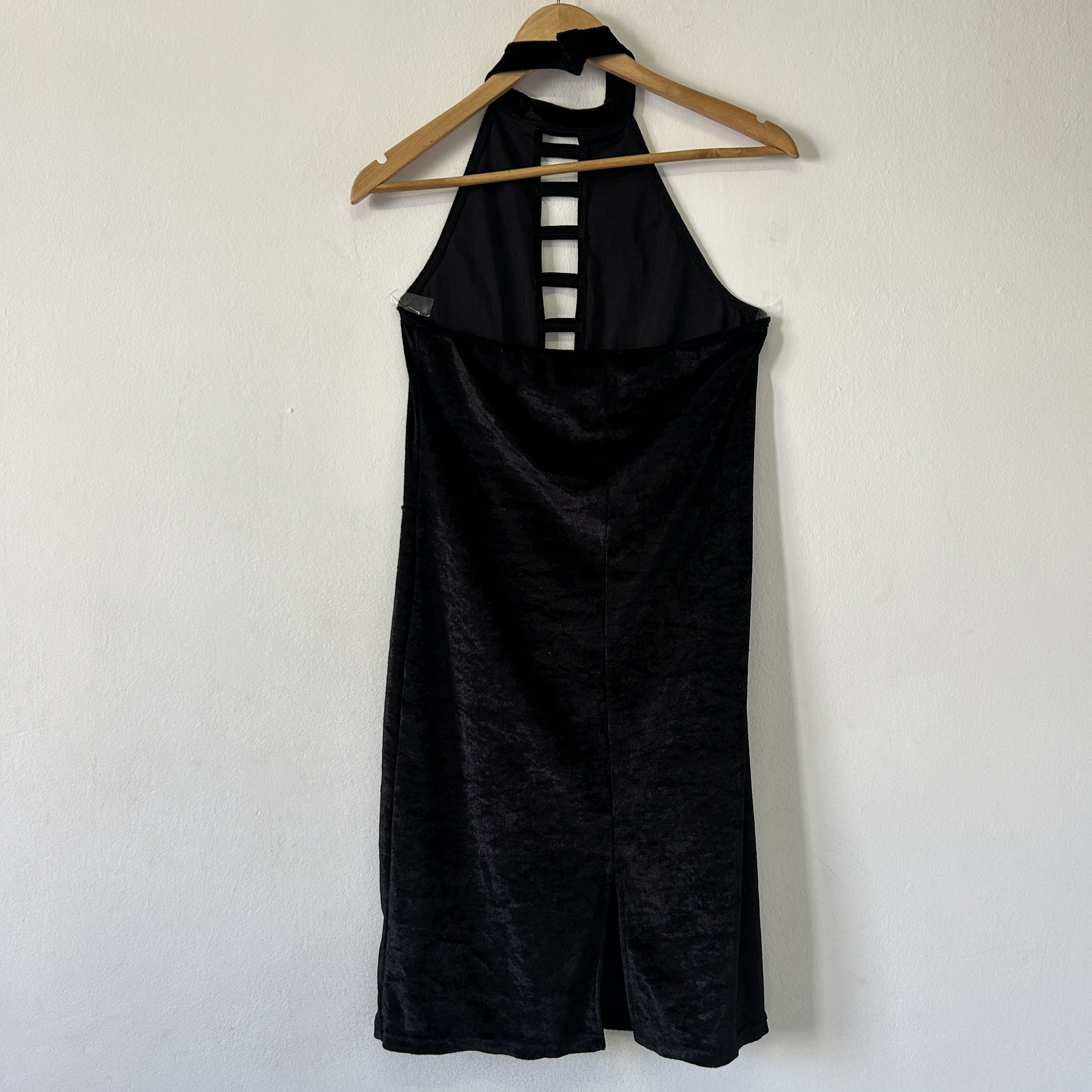 Vintage Vintage 90s Black Velvet Halter Backless Dress Size M / US 6-8 / IT 42-44 - 7 Thumbnail