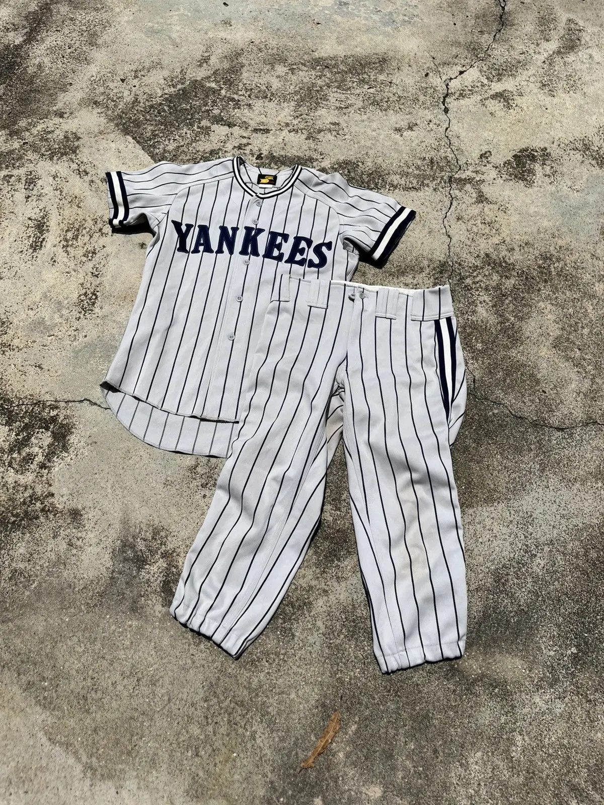 Vintage Yankees Jersey Suits Gear Size US M / EU 48-50 / 2 - 3 Thumbnail
