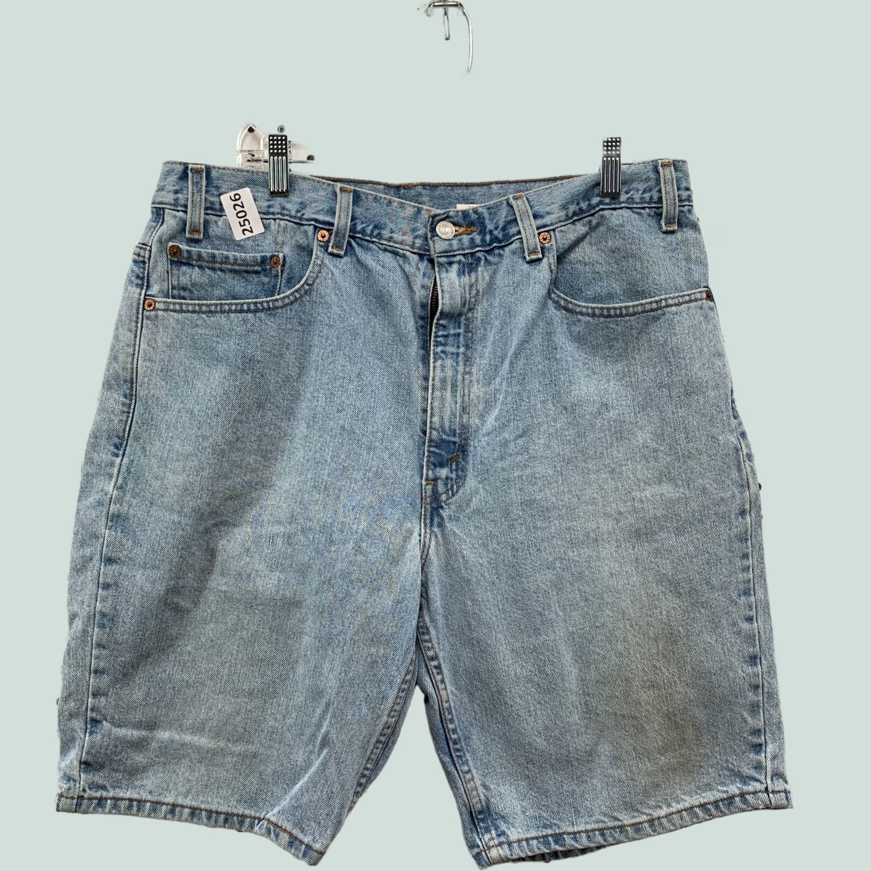 Levi's VINTAGE Levi's 505 Denim Shorts Mens Size 38 Light Wash Blue Bermuda 9 in Inseam 5-Pocket Design Modern Fit Mens Size US 38 / EU 54 - 1 Thumbnail