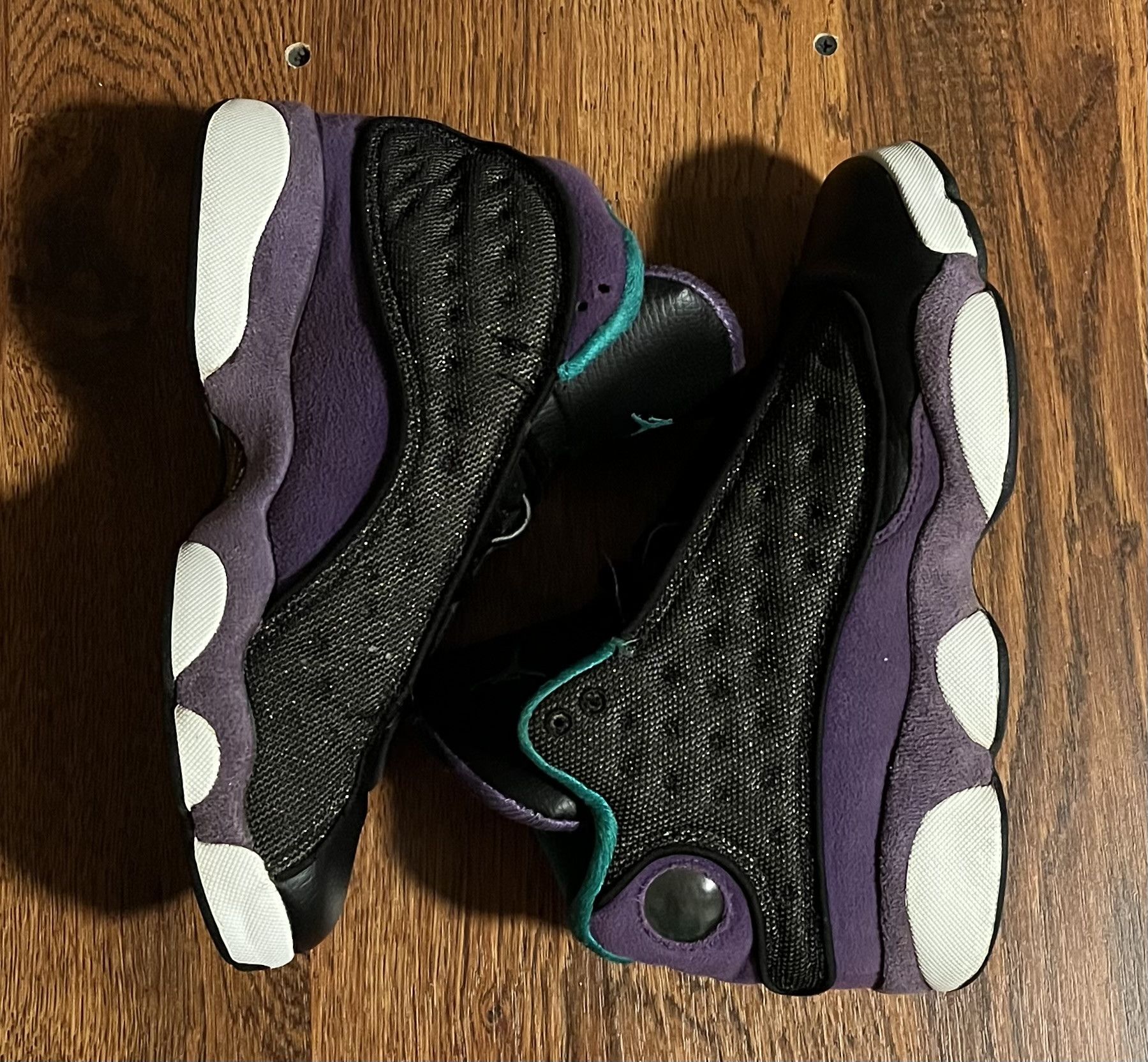 Jordan Brand Air Jordan 13 Retro GS Grape Black Atomic Teal Ultraviolet Size US 7 / EU 40 - 3 Thumbnail