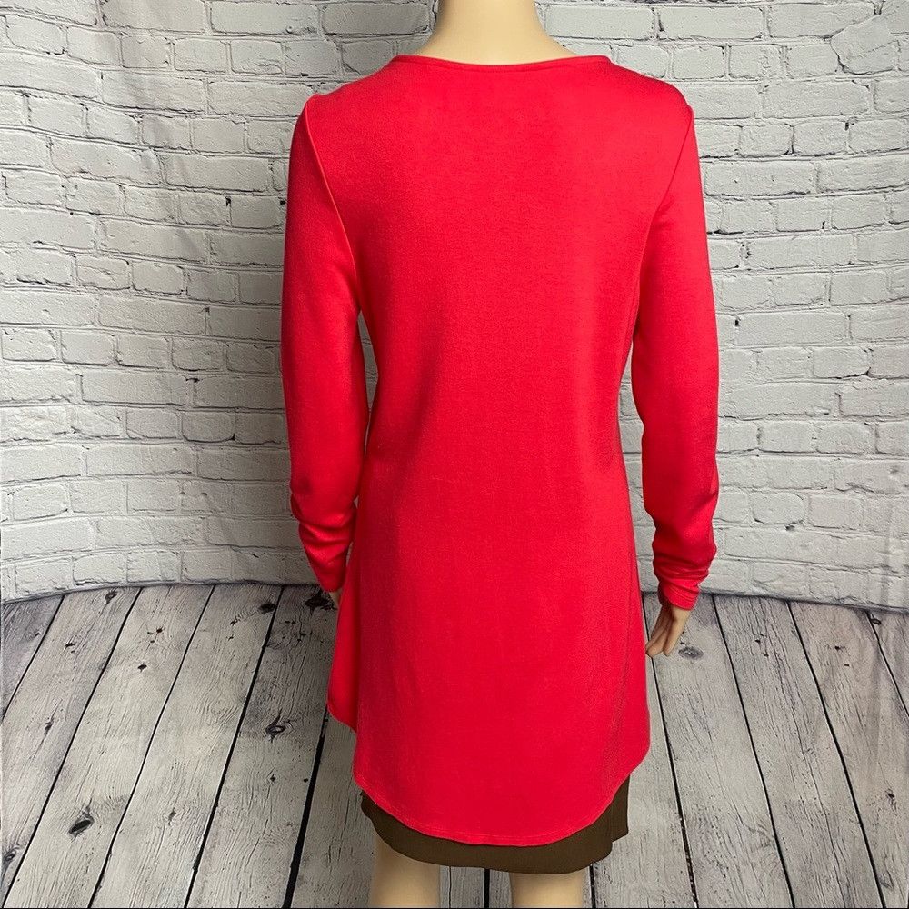 Chicos Chico's Red V-Neck Gold Accent Rayon Tunic Size 1 US M Size M / US 6-8 / IT 42-44 - 9 Thumbnail