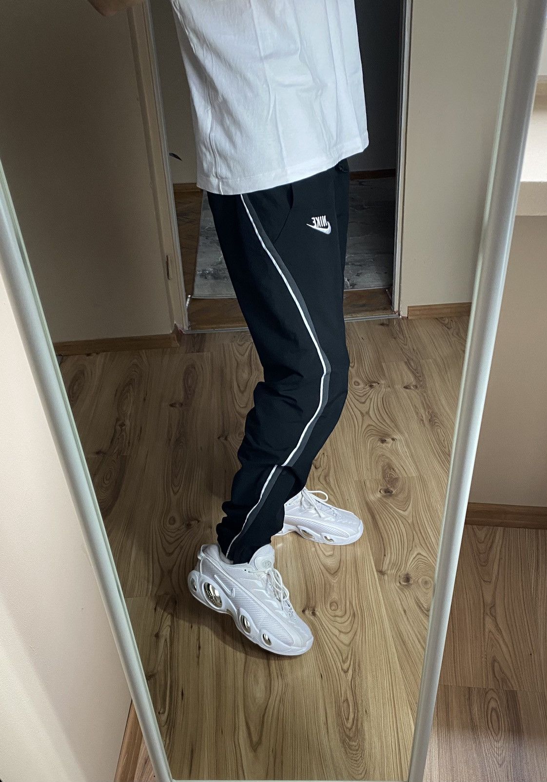 Nike × Vintage Vintage 00’s Y2K Nike Swoosh Parachute Sweatpants Size 26" / US 2 / IT 38 - 3 Thumbnail
