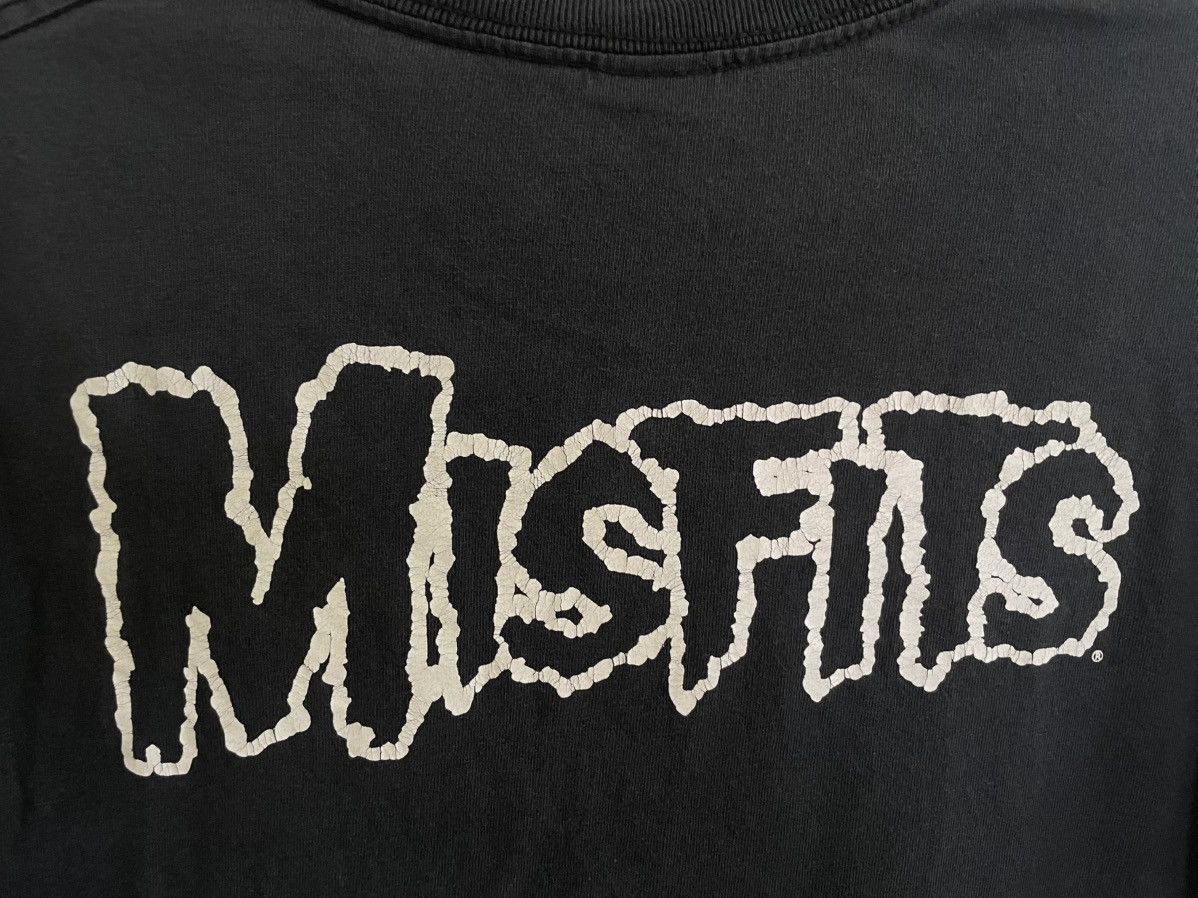 Band Tees Vintage Y2K Misfits punk band distress t shirt Size US M / EU 48-50 / 2 - 6 Thumbnail