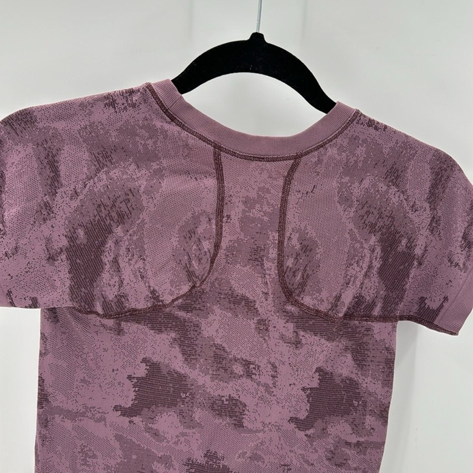 Athleta Athleta Momentum camo tee cascadia violet workout exercise Size S / US 4 / IT 40 - 4 Thumbnail