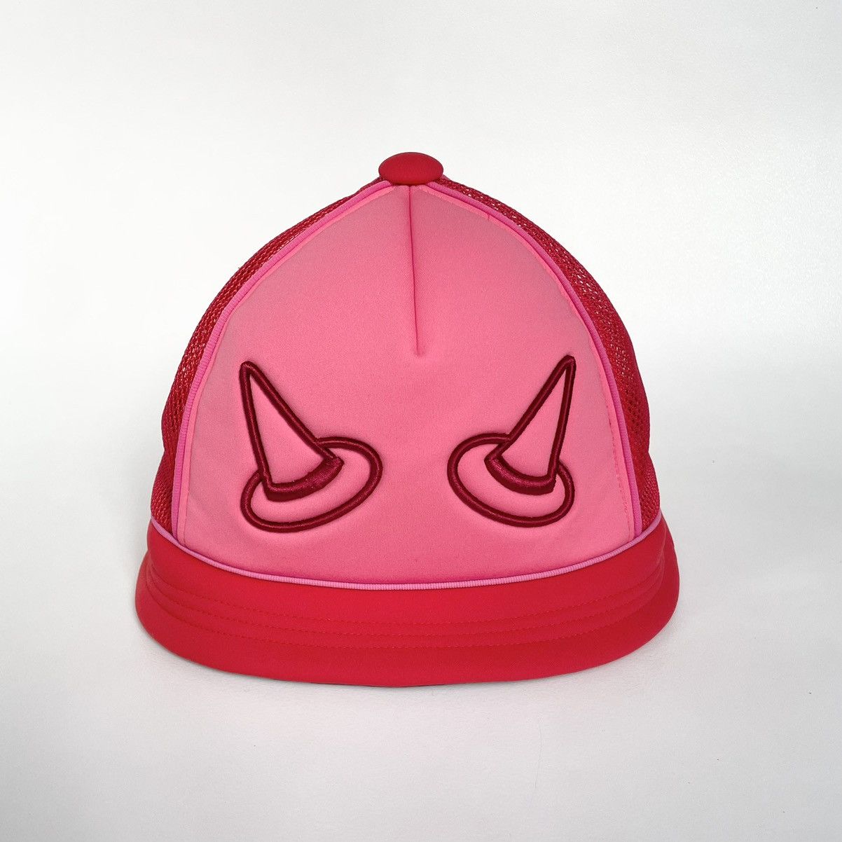 image of Comme Des Garcons x Ganryu ‘Devil Horn’ Mesh Bucket Hat in Pink/Red, Men's