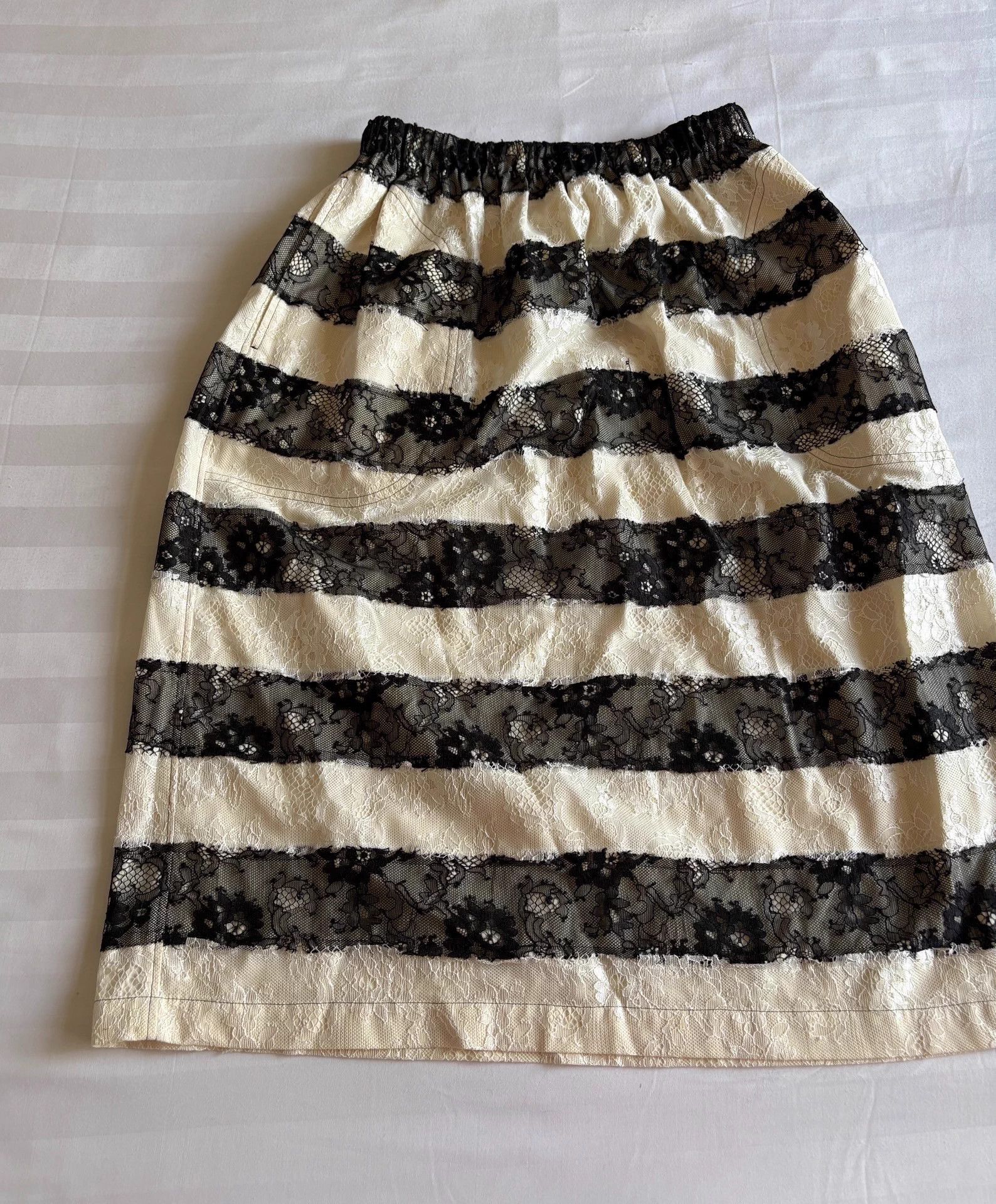 Junya Watanabe JUNYA WATANABE black white lace colorblocked skirts M Size 27" / US 4 / IT 40 - 2 Thumbnail