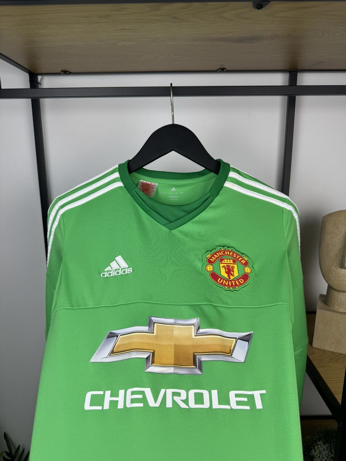 Adidas × Vintage Man Utd 2015-2016 Goalkeeper Shirt (Green) Kids XL,Men’s S Size US XS / EU 42 / 0 - 2 Thumbnail