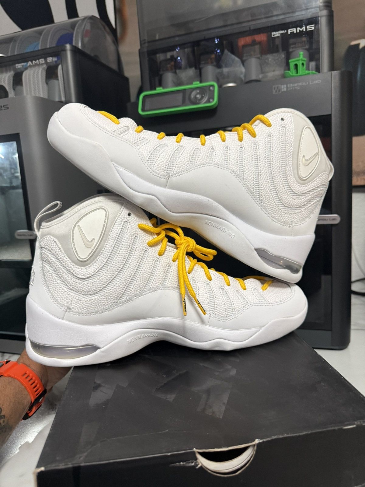 Nike × Supreme Nike supreme air bakin Size US 12 / EU 45 - 2 Thumbnail