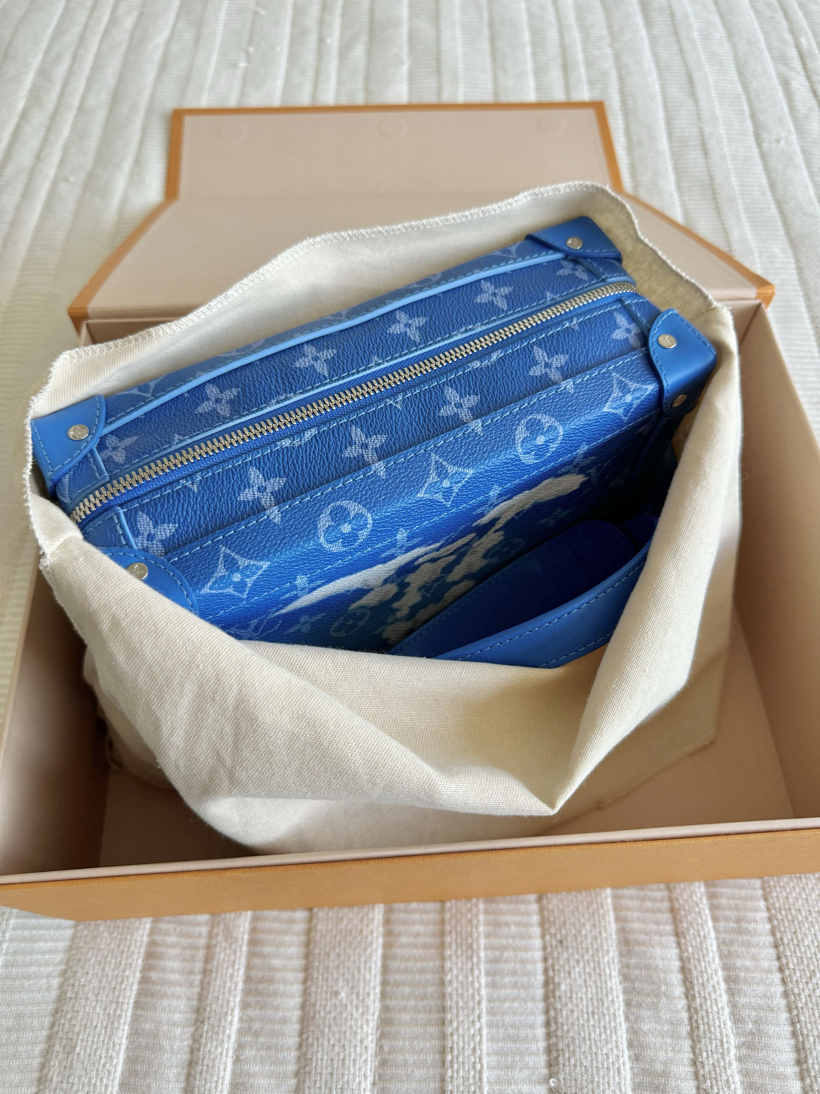 Louis Vuitton × Virgil Abloh Cloud Soft Trunk Bag Size ONE SIZE - 8 Thumbnail