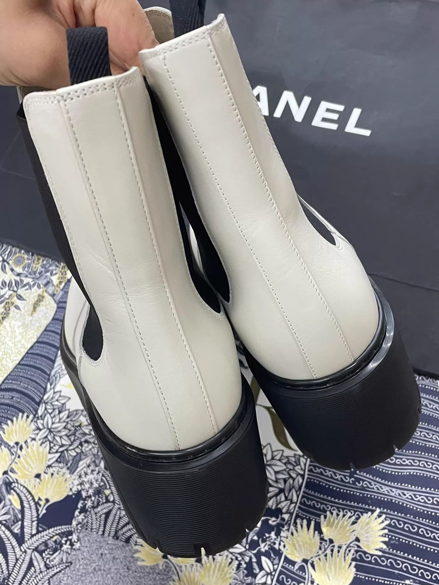 Hermes Hermes Black & White Color Blocked Chelsea Boots EU 38 Size US 7.5 / IT 37.5 - 5 Thumbnail