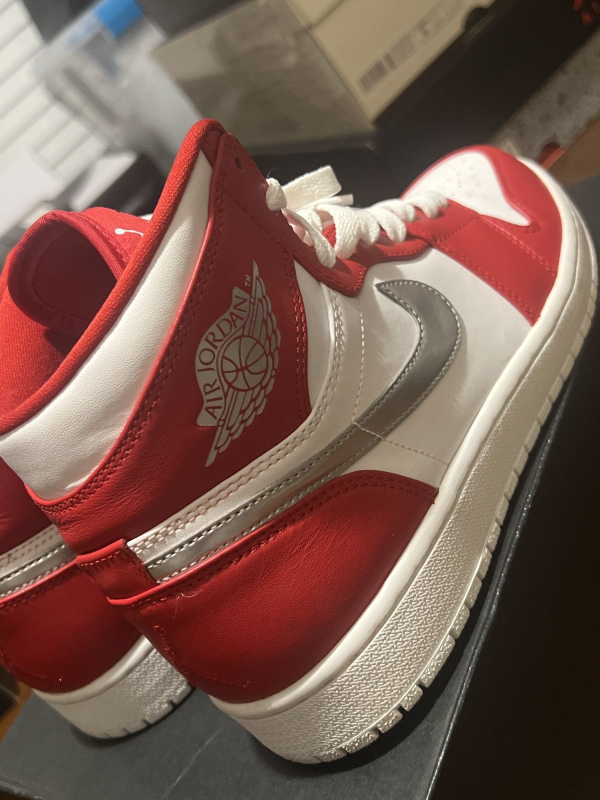 Nike Air Jordan 1 Retro High ‘Silver Medal’ 2016 Size US 9 / EU 42 - 13 Thumbnail