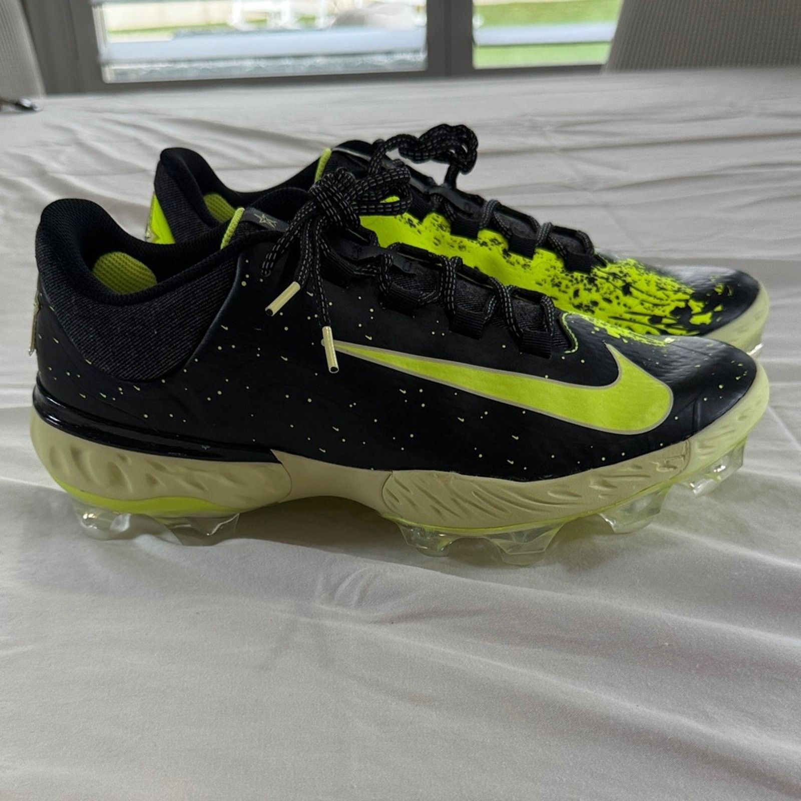 Nike Nike-Alpha Huarache Elite 4 Low MCS '24 All-Star' sz US M 11 Size US 11 / EU 44 - 1 Thumbnail