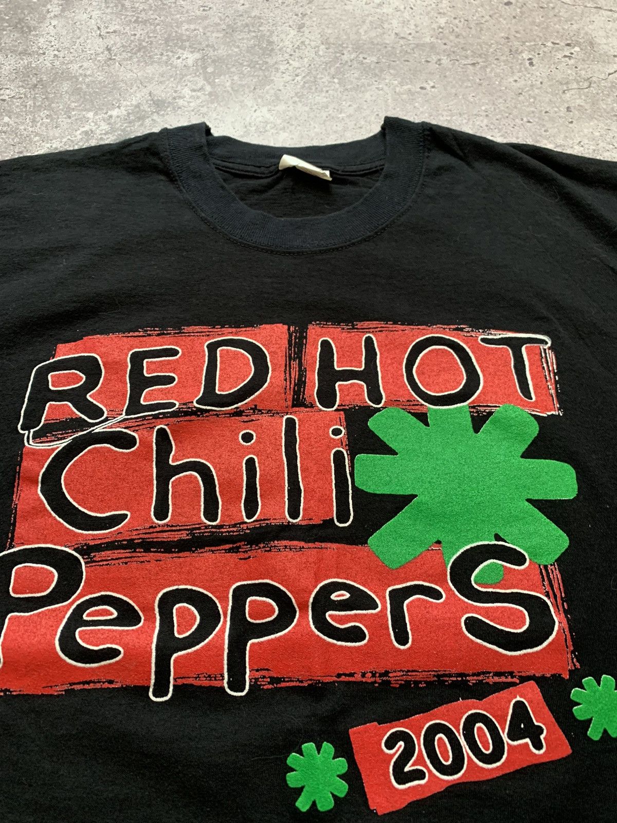 Band Tees Red Hot Chili Peppers 2004 Size US M / EU 48-50 / 2 - 2 Thumbnail